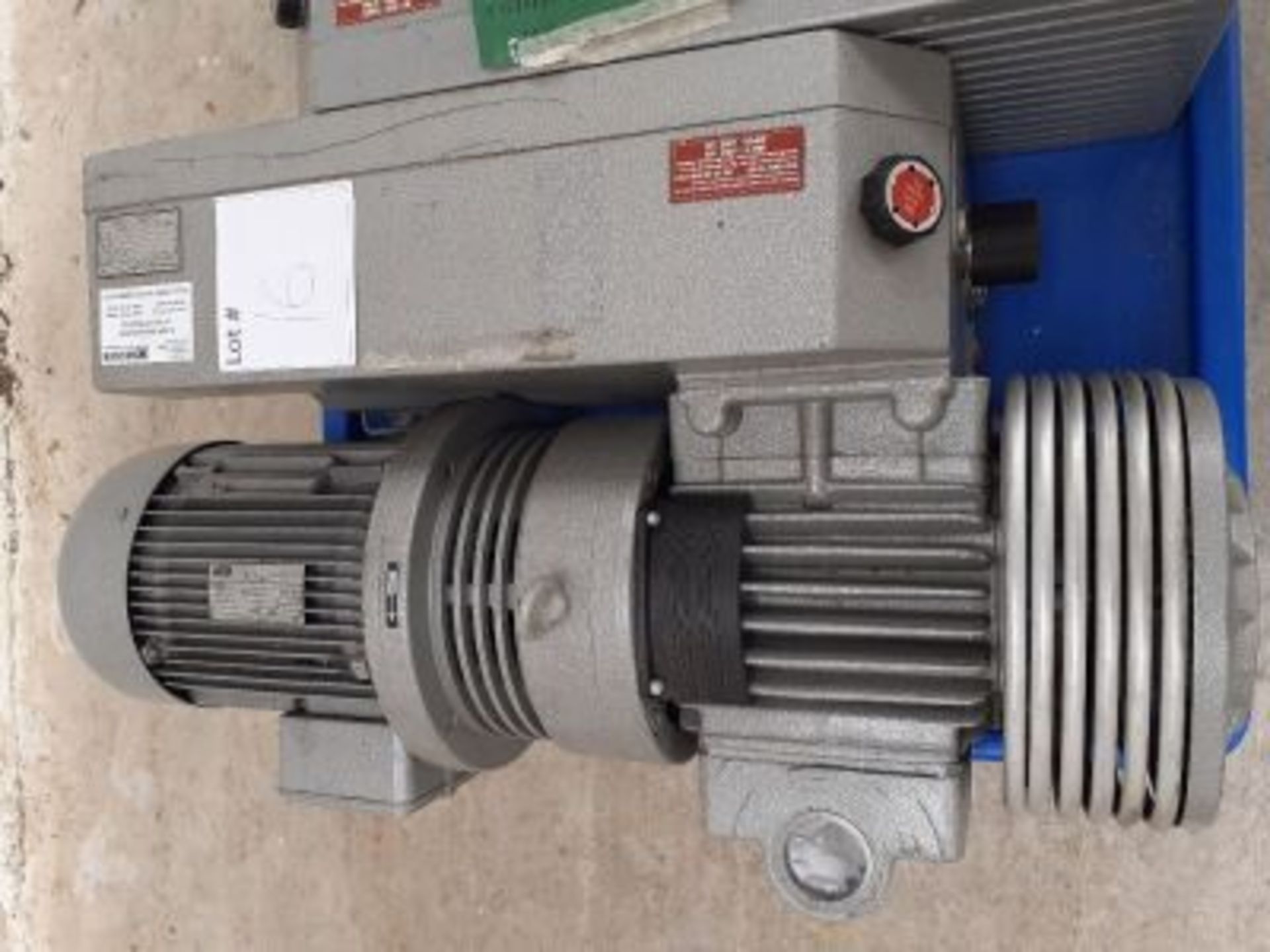 Elmo Rietschle Type VCAH 100: Vacuum Pump S/N: 2325560 Equipped with ATB Type YAF 100L/4H-12 - Image 2 of 5