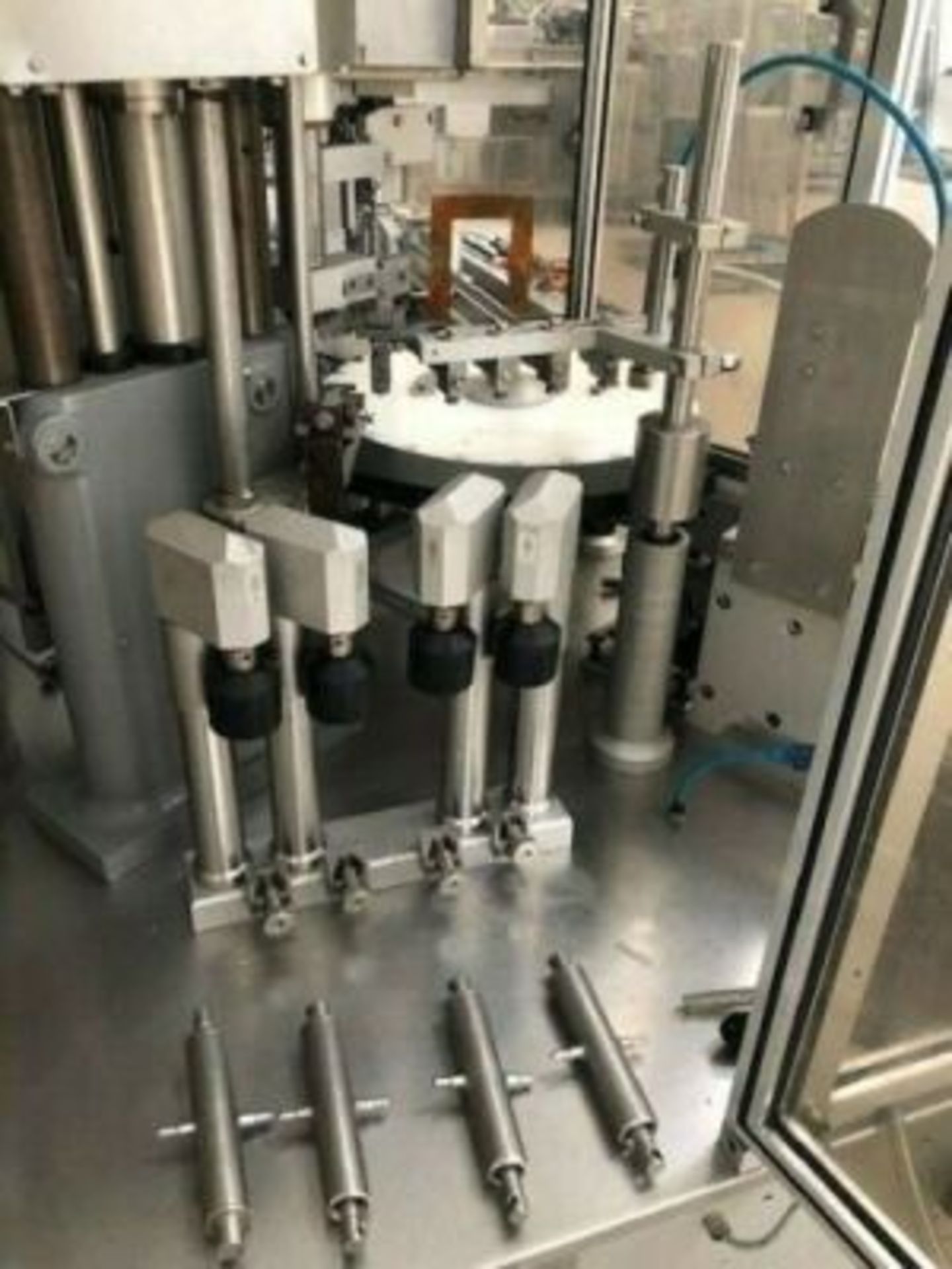 Bausch & Stroebel KSF 1020 Bottle filling & closing machine for liquids - Image 8 of 9