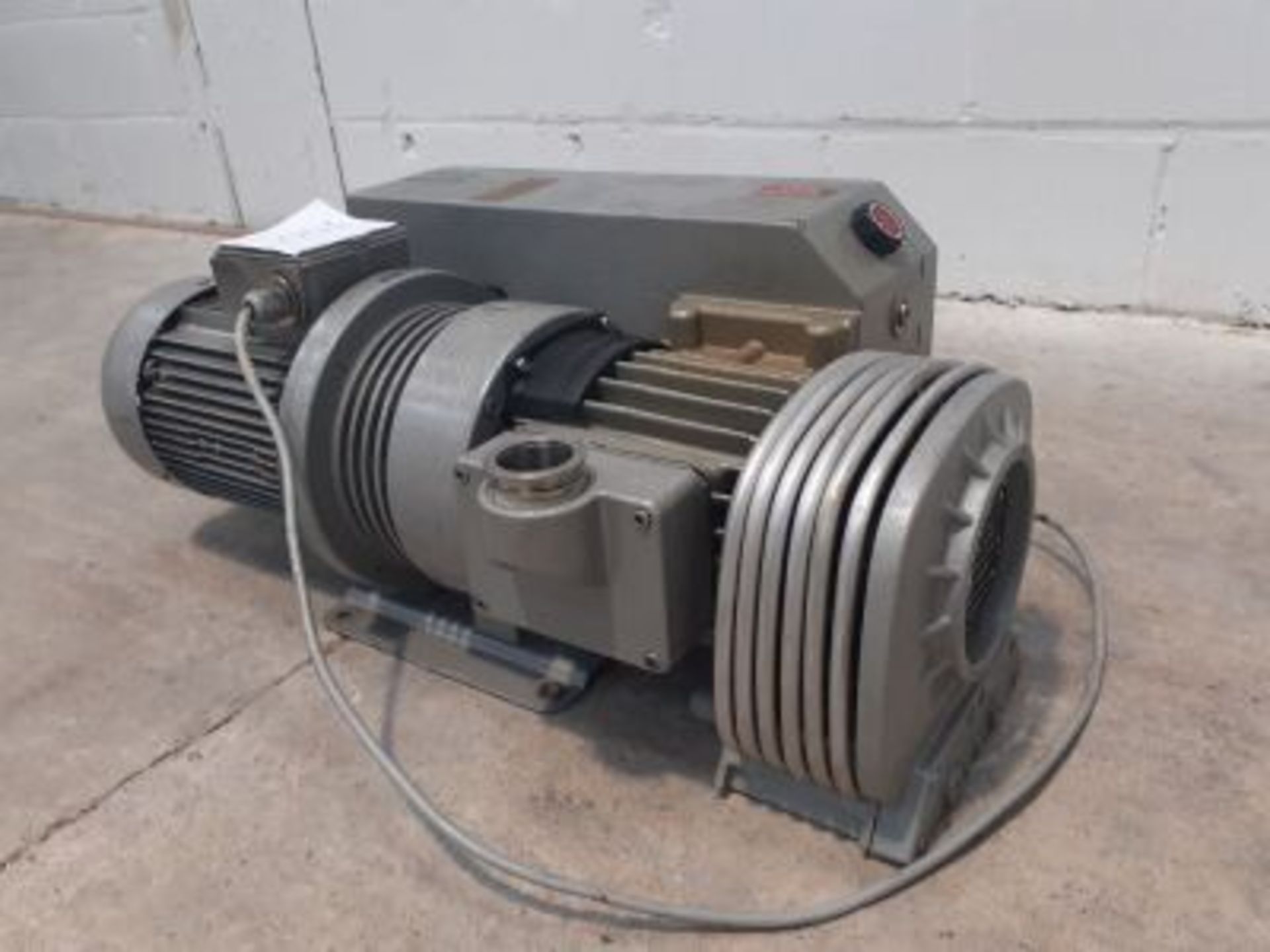 Elmo Rietschle Type VCAH 100 Vacuum Pump S/N2325562 - Image 2 of 4