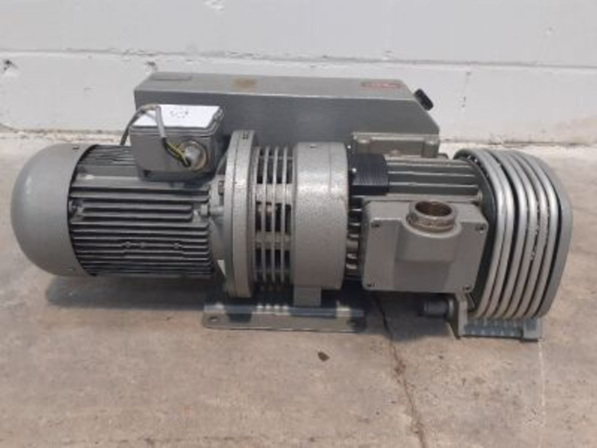 Elmo Rietschle Type VCAH 100 Vacuum Pump S/N2325559 - Image 2 of 5