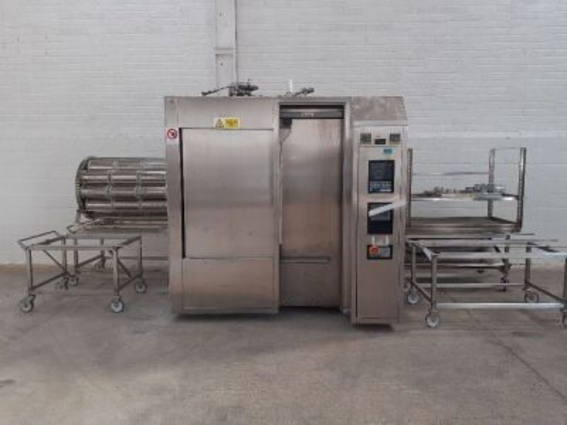 Fedegari Autoclave Model FOF5, Year 2001 S/N: NA0692EG. Complete with parts trolley