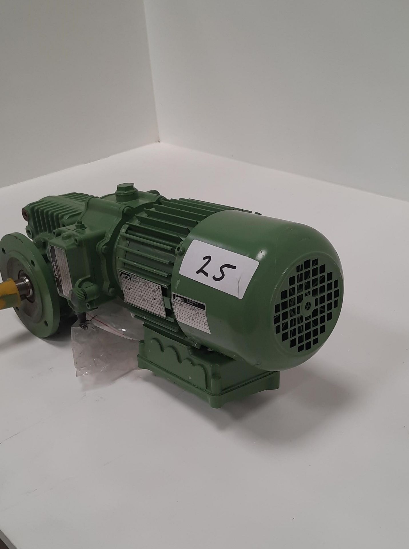 Lenze Model: 11.715.02.05 MDREAXX 071-11 Three-Phase Motor - Image 3 of 3