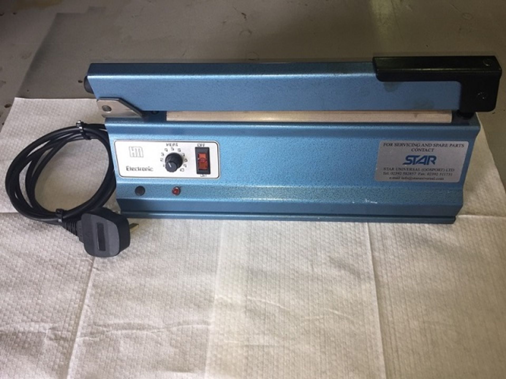 Hulme Martin hand operated impulse bench heat sealer - Image 5 of 5