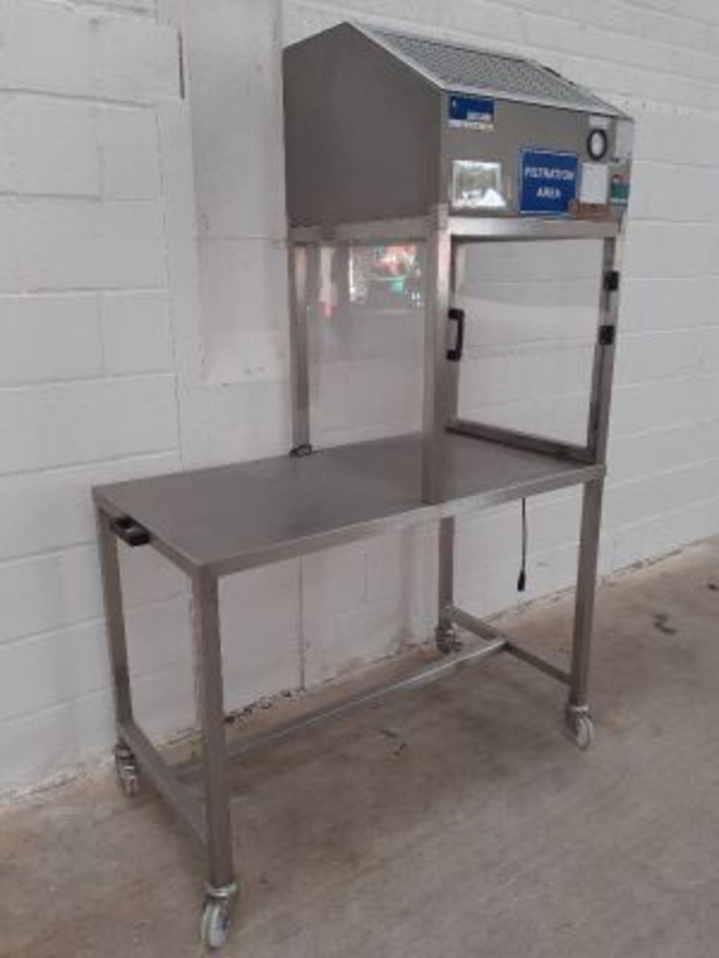 Bassaire mobile stainless steel laminar air cart isolator. Model SPK 2 Serial number: 1429152922 - Image 2 of 3