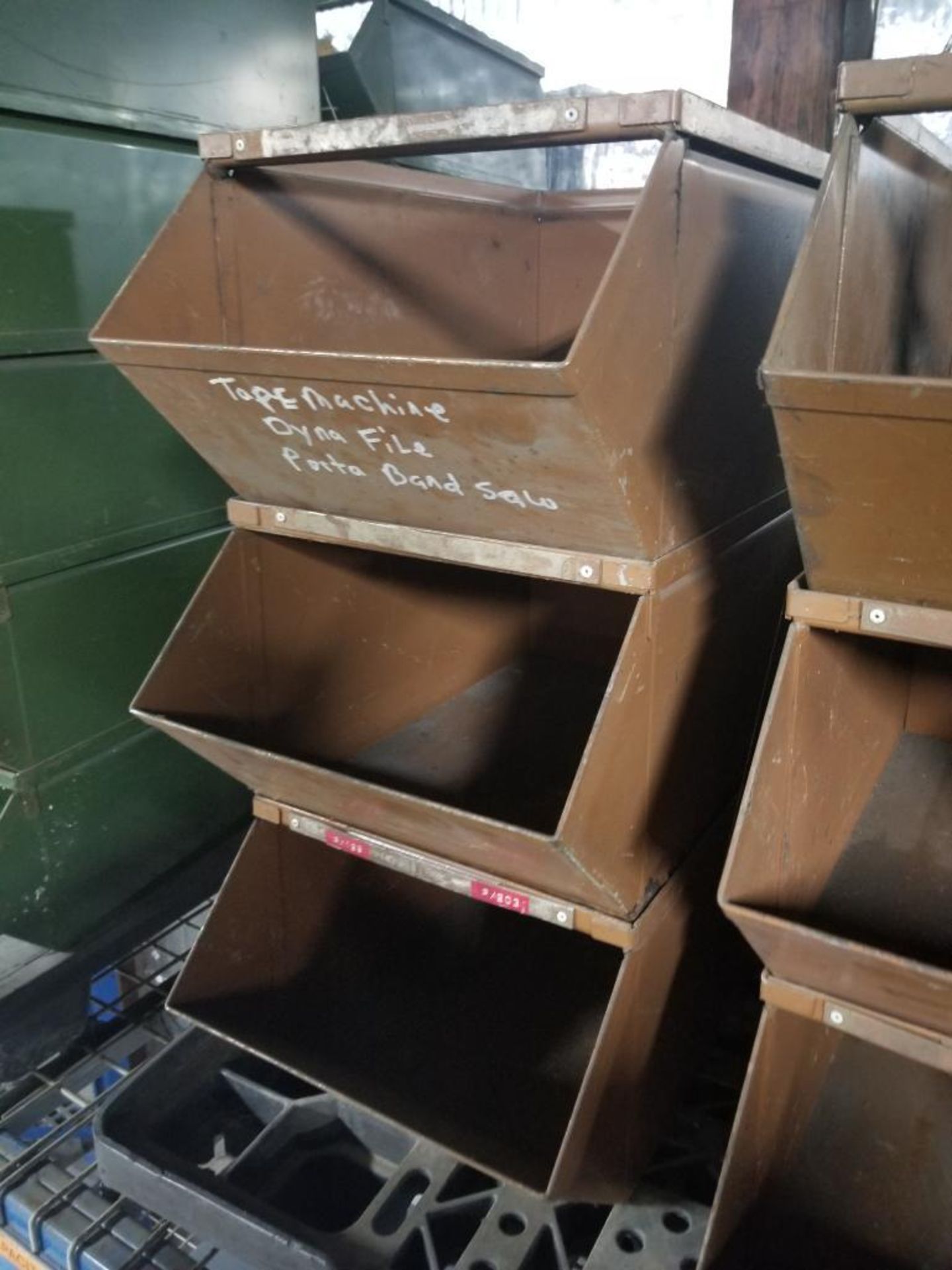 14 drawer stacking metal parts bins. - Image 4 of 5