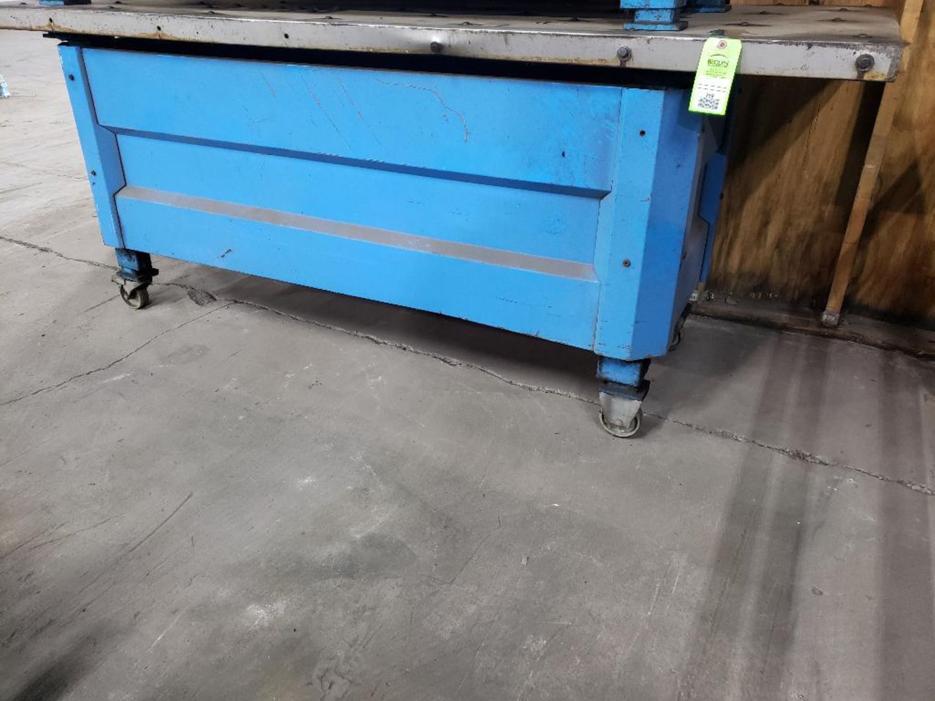 Heavy duty roller top in-feed / out-feed stock table.