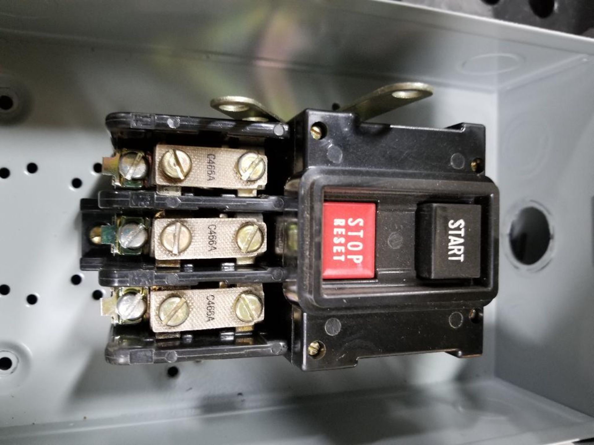 GE starter. Model CR1062R3AAP1000 with enclosure. - Image 2 of 3