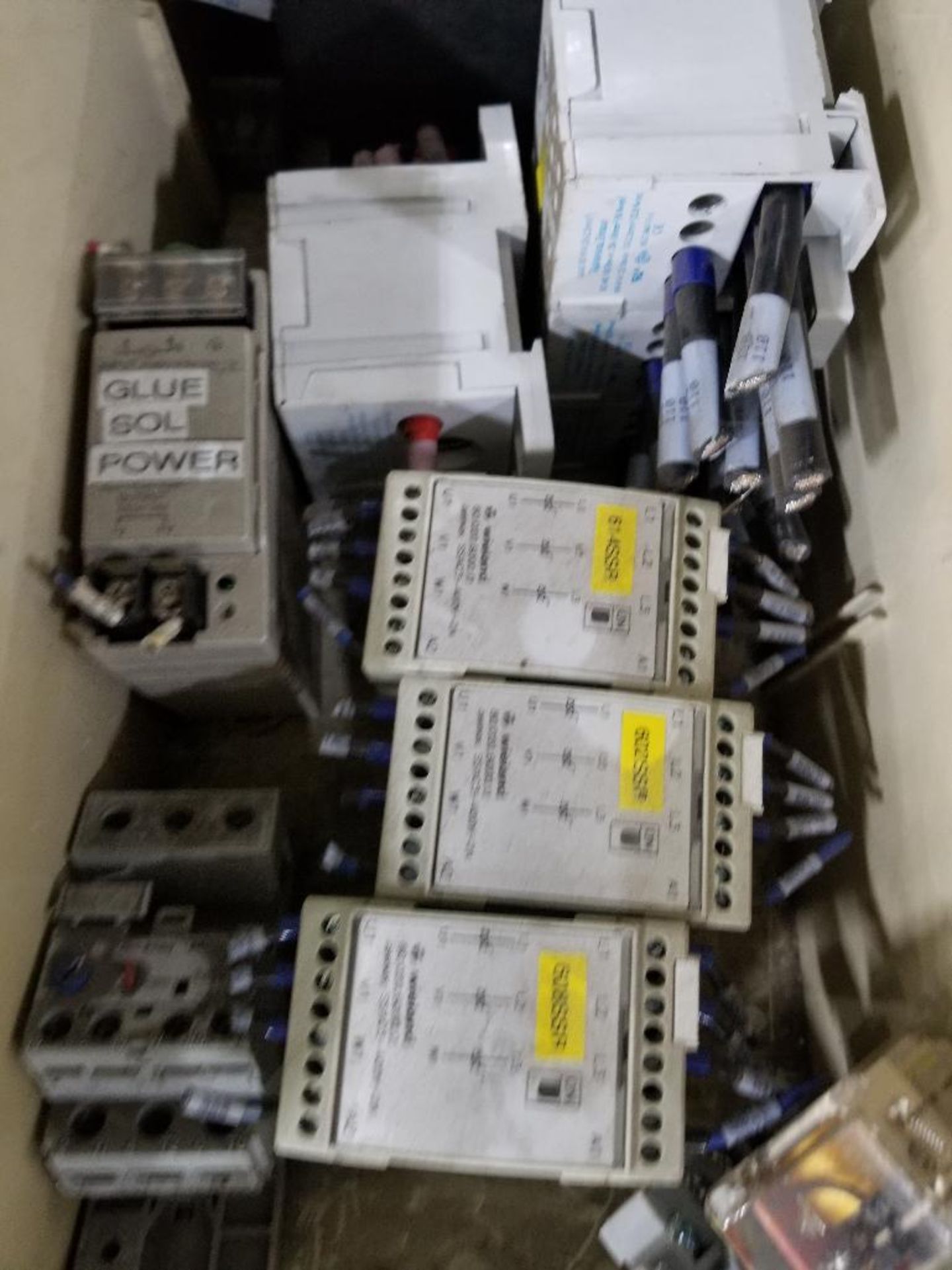 Large assortment of electrical. - Image 2 of 3