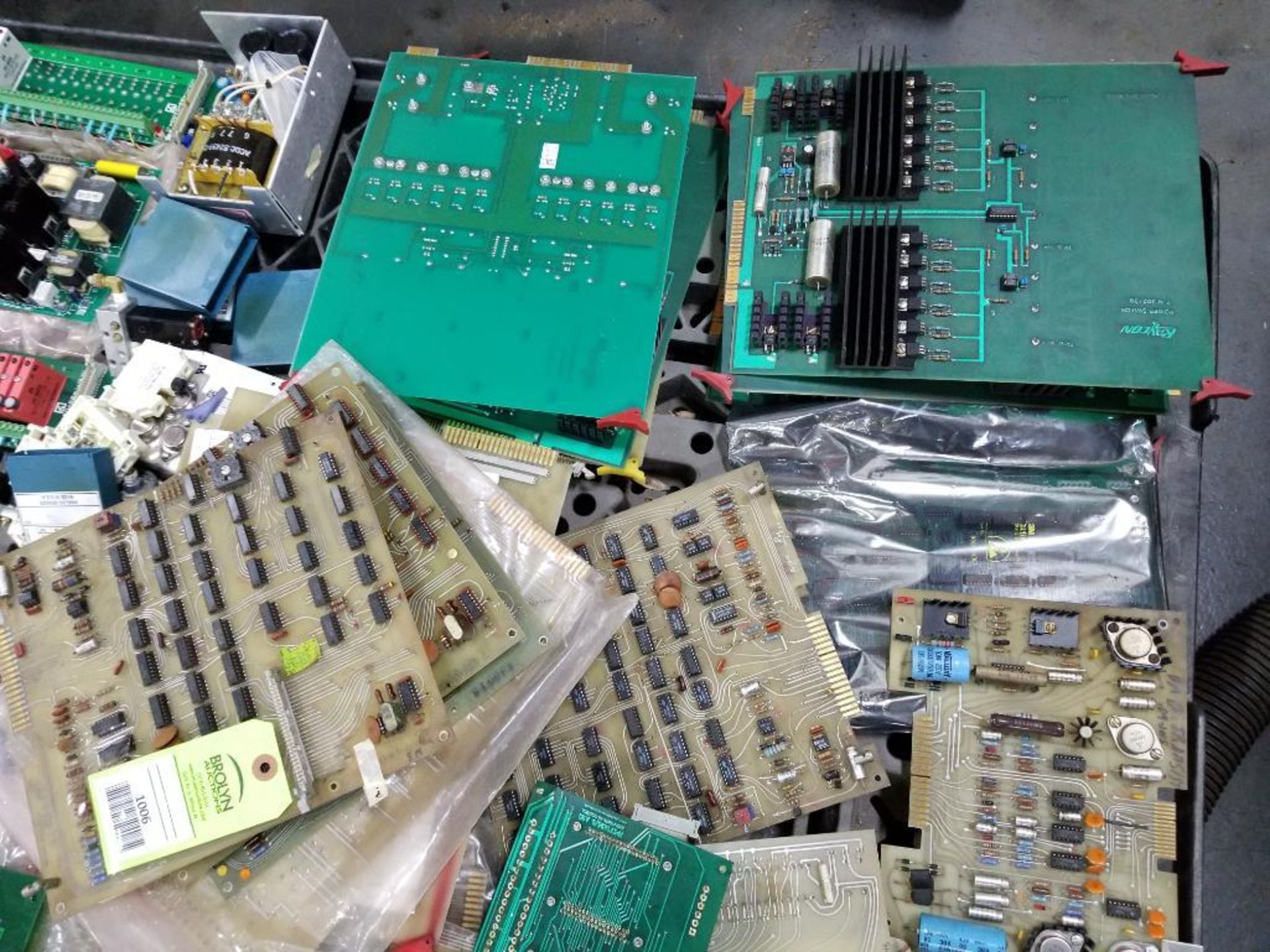 Pallet of assorted control boards. - Image 5 of 9
