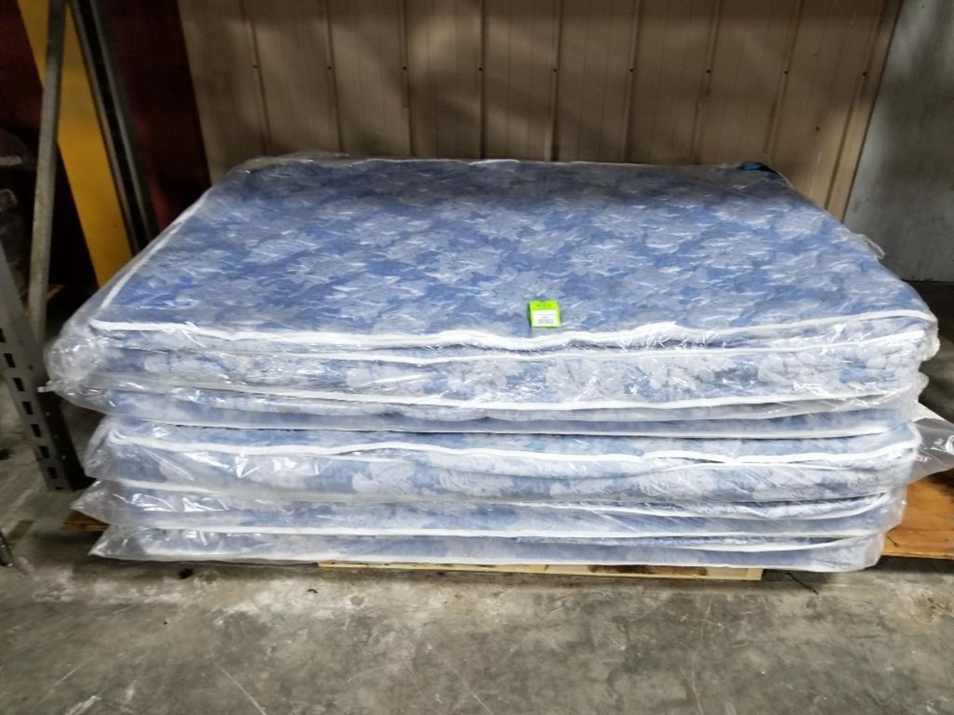 Qty 5 - 52" full size Flexsteel air mattress. Majestic Air Coil. new.