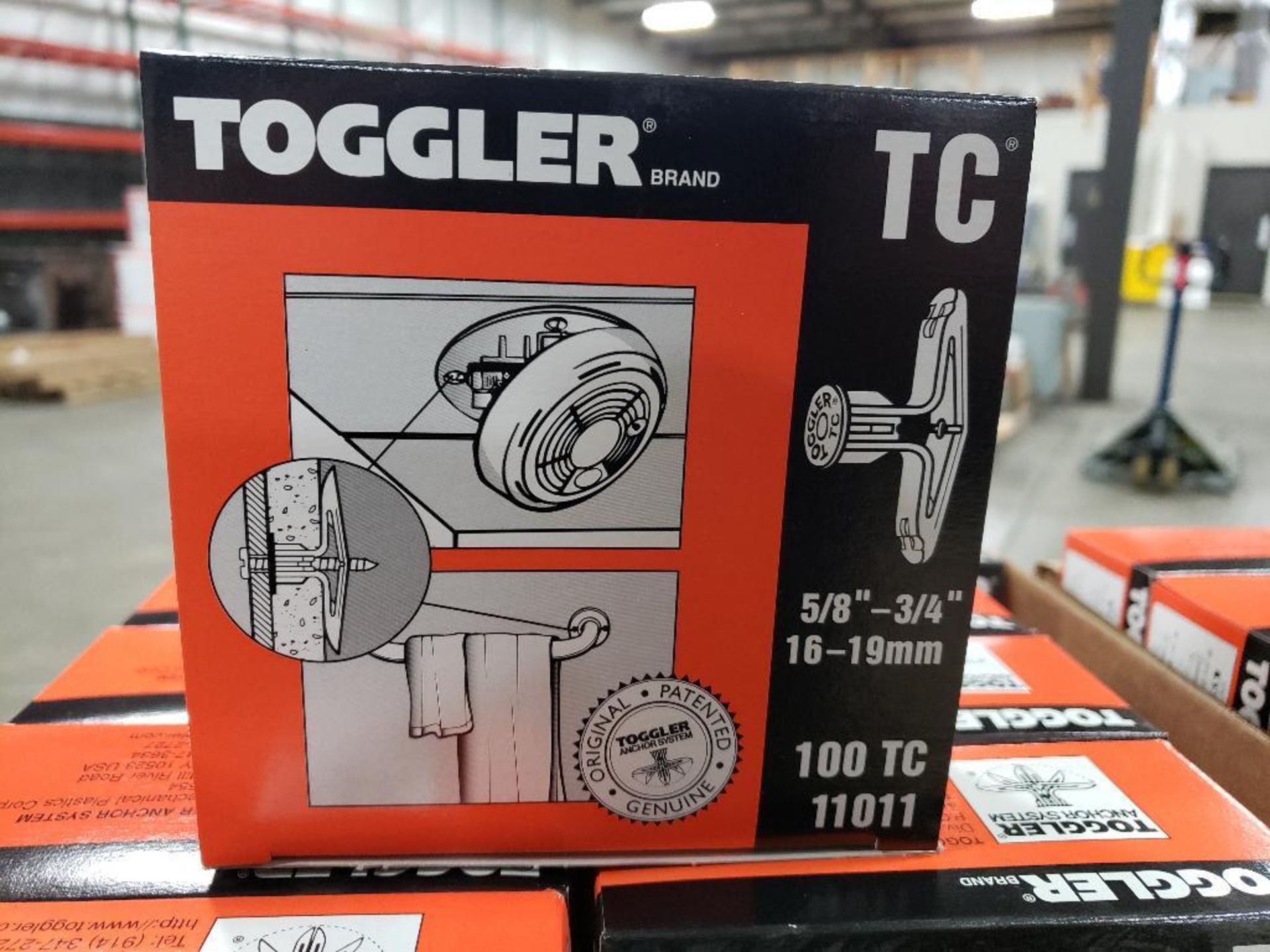 Qty 900 - Toggler anchors. New in bulk box. - Image 2 of 2