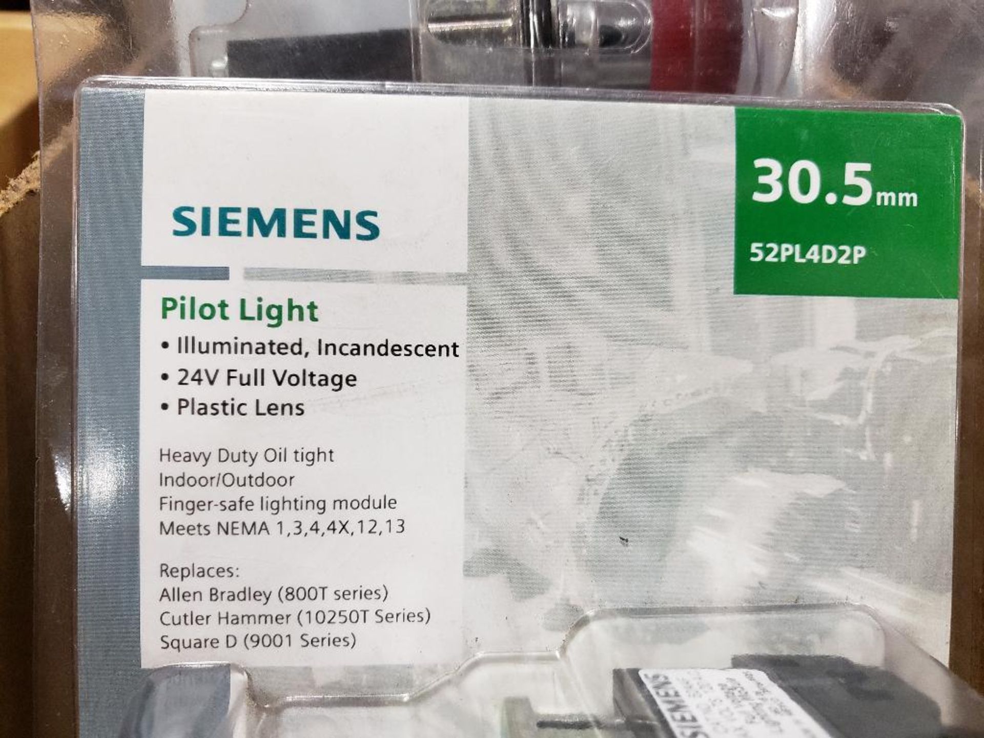 Qty 4 - Siemens pilot light. Part number 52PL4D2P. New in package. - Image 3 of 3
