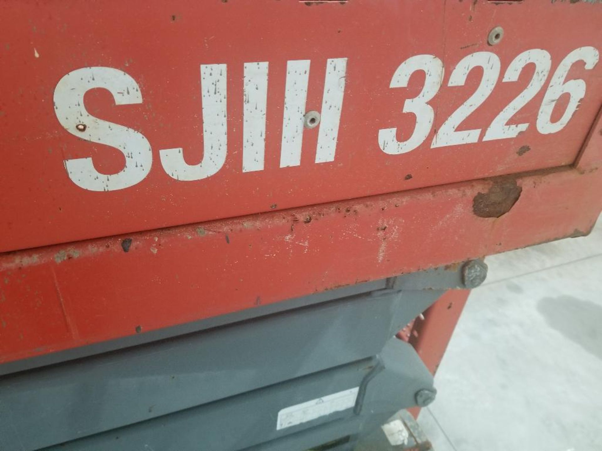 26' SkyJack scissor lift. Model SJIII 3626. Serial number 27015864. - Image 3 of 18