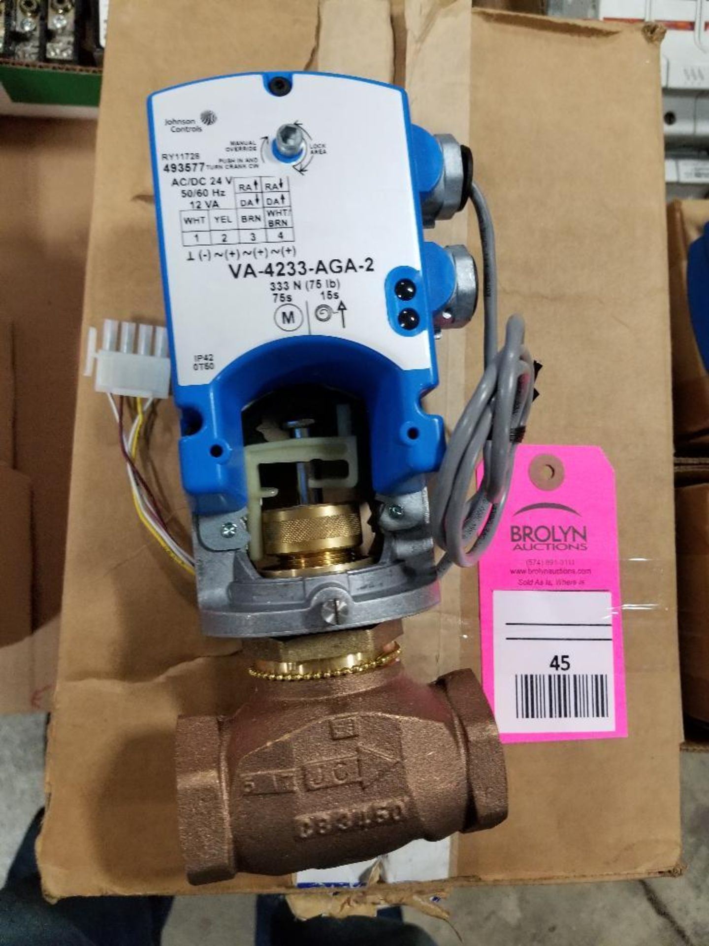 Johnson Controls valve actuator. Model VA-4233-AGA-2. New in box.