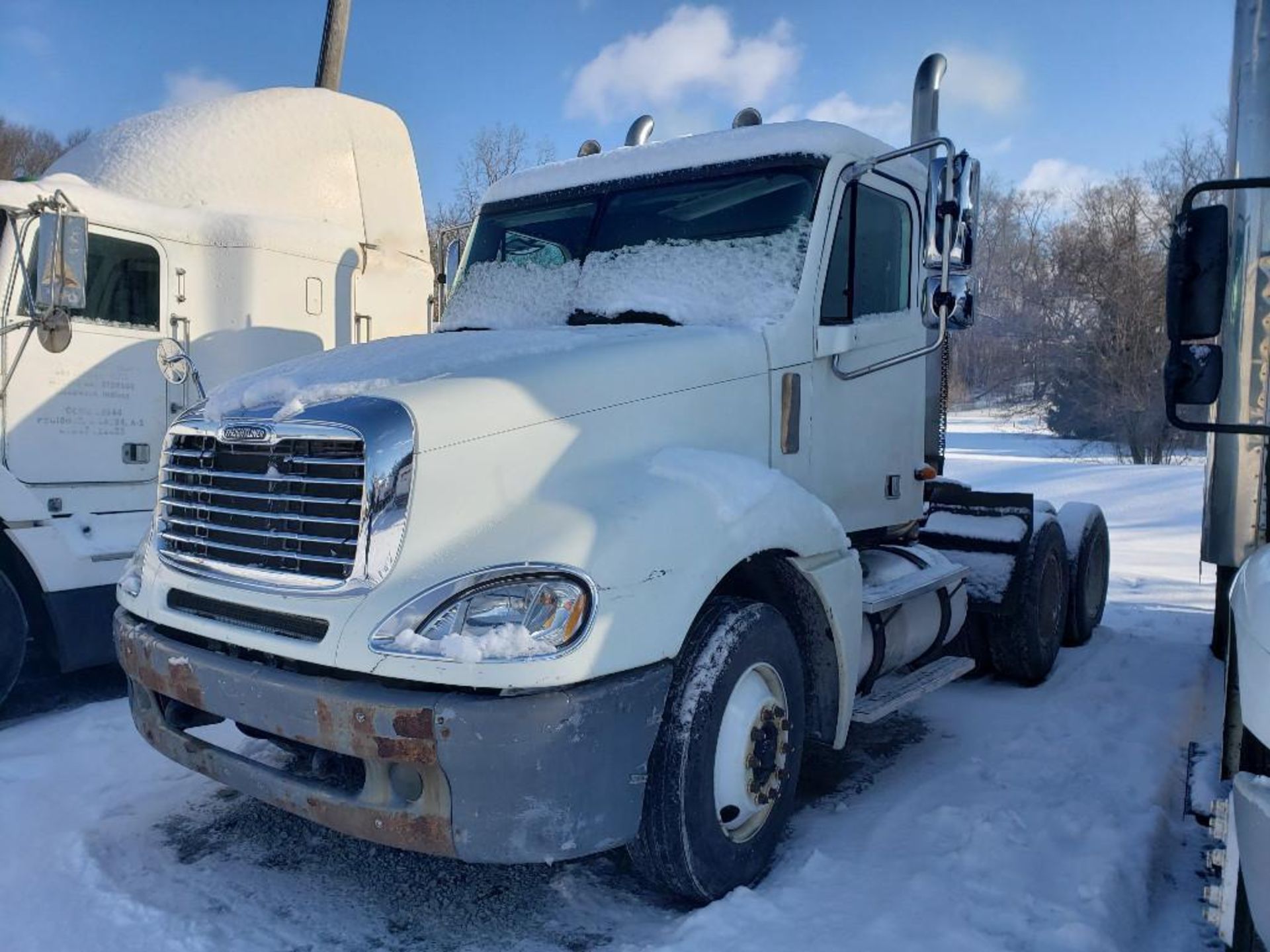 2004 Freightliner truck. VIN# 1FUJA6AS24LM26130. Mileage 681433 miles.