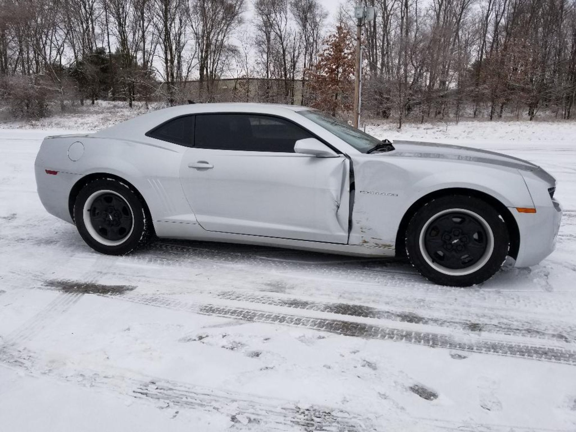 2012 Chevrolet Camaro. VIN #2G1FA1E3XC9106880. V6 auto. 91,185 miles. - Image 5 of 29