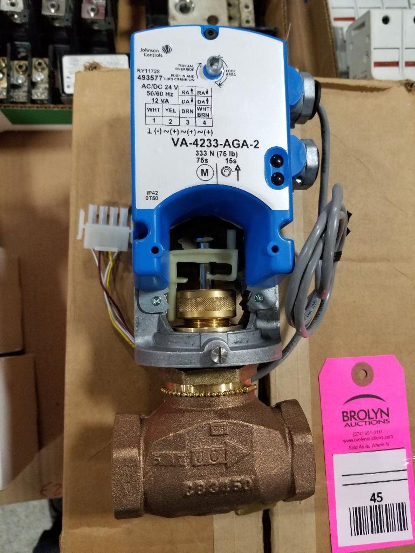 Johnson Controls valve actuator. Model VA-4233-AGA-2. New in box. - Image 2 of 3