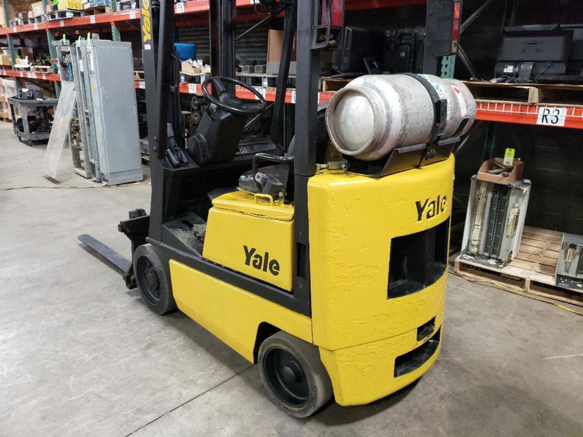 2003 Yale propane forklift. 8313 hours. 2950lb capacity. 146.7" lift. Side shift 2 stage mast. - Image 15 of 20