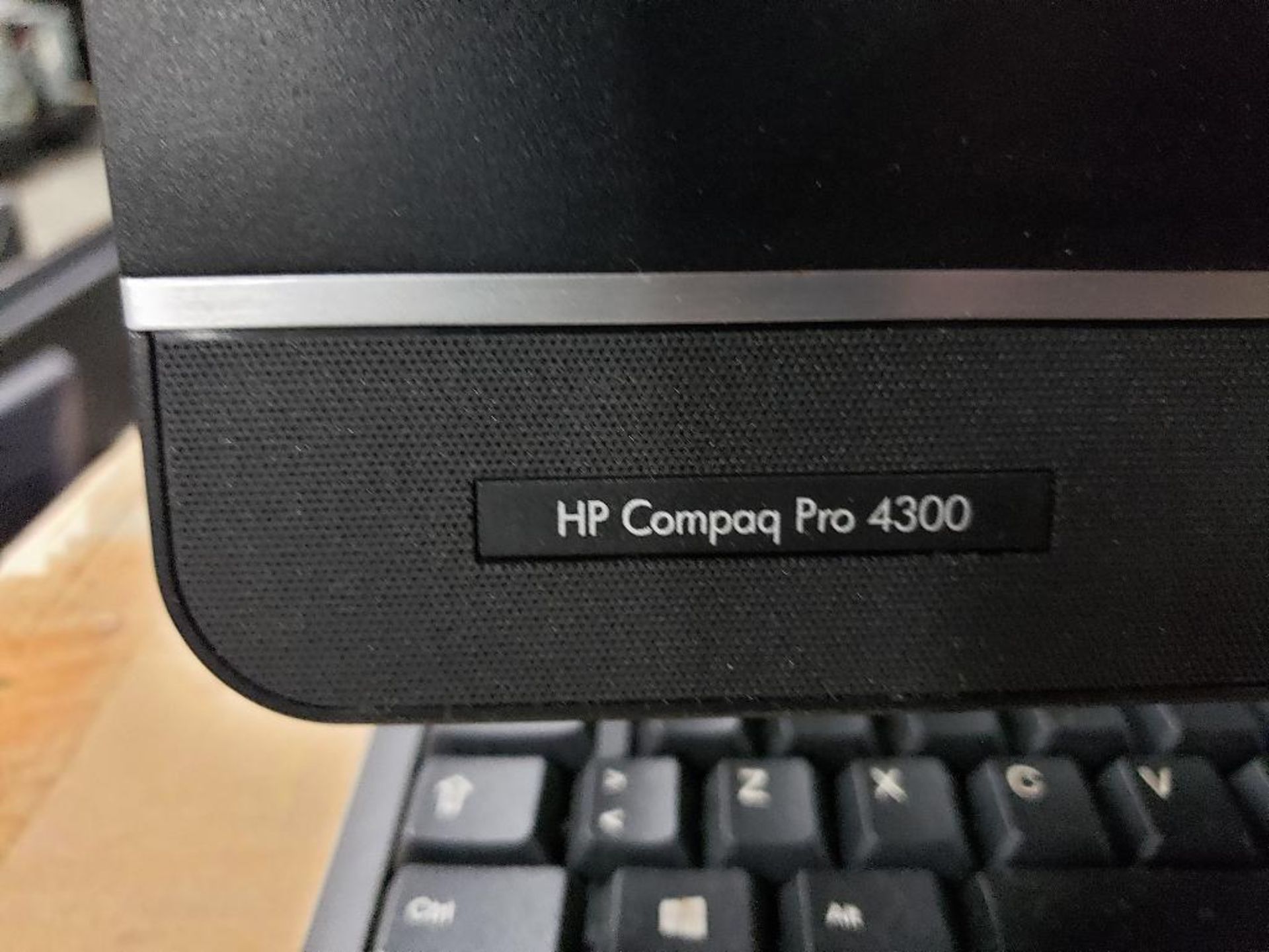 HP Compaq Pro 4300 computer. - Image 2 of 4