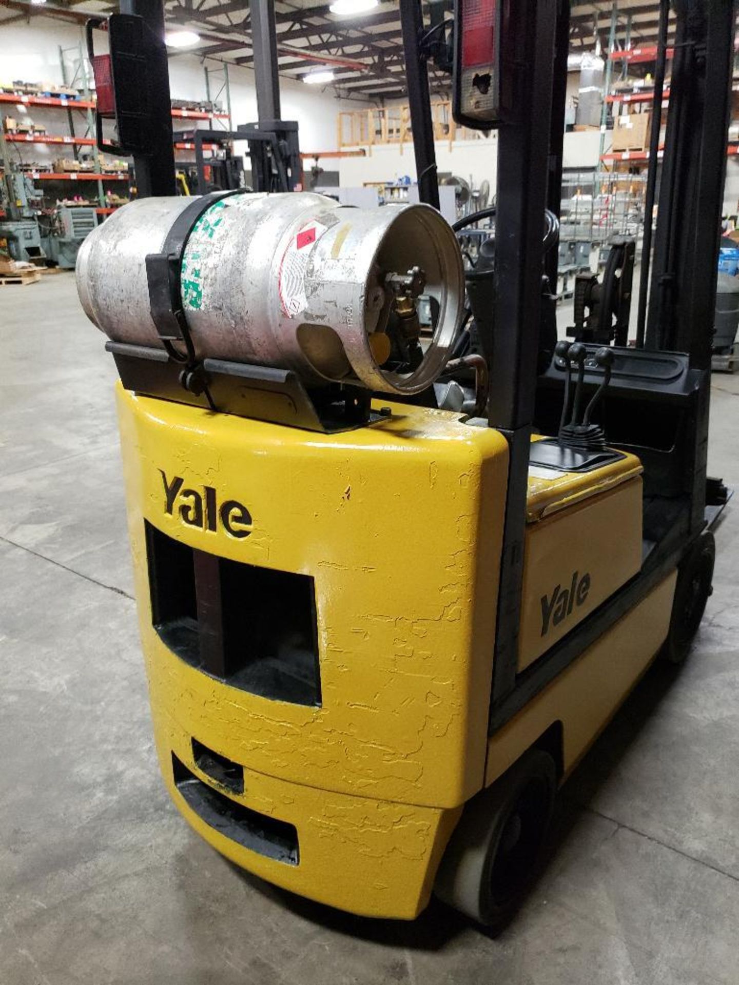 2003 Yale propane forklift. 8313 hours. 2950lb capacity. 146.7" lift. Side shift 2 stage mast. - Image 14 of 20
