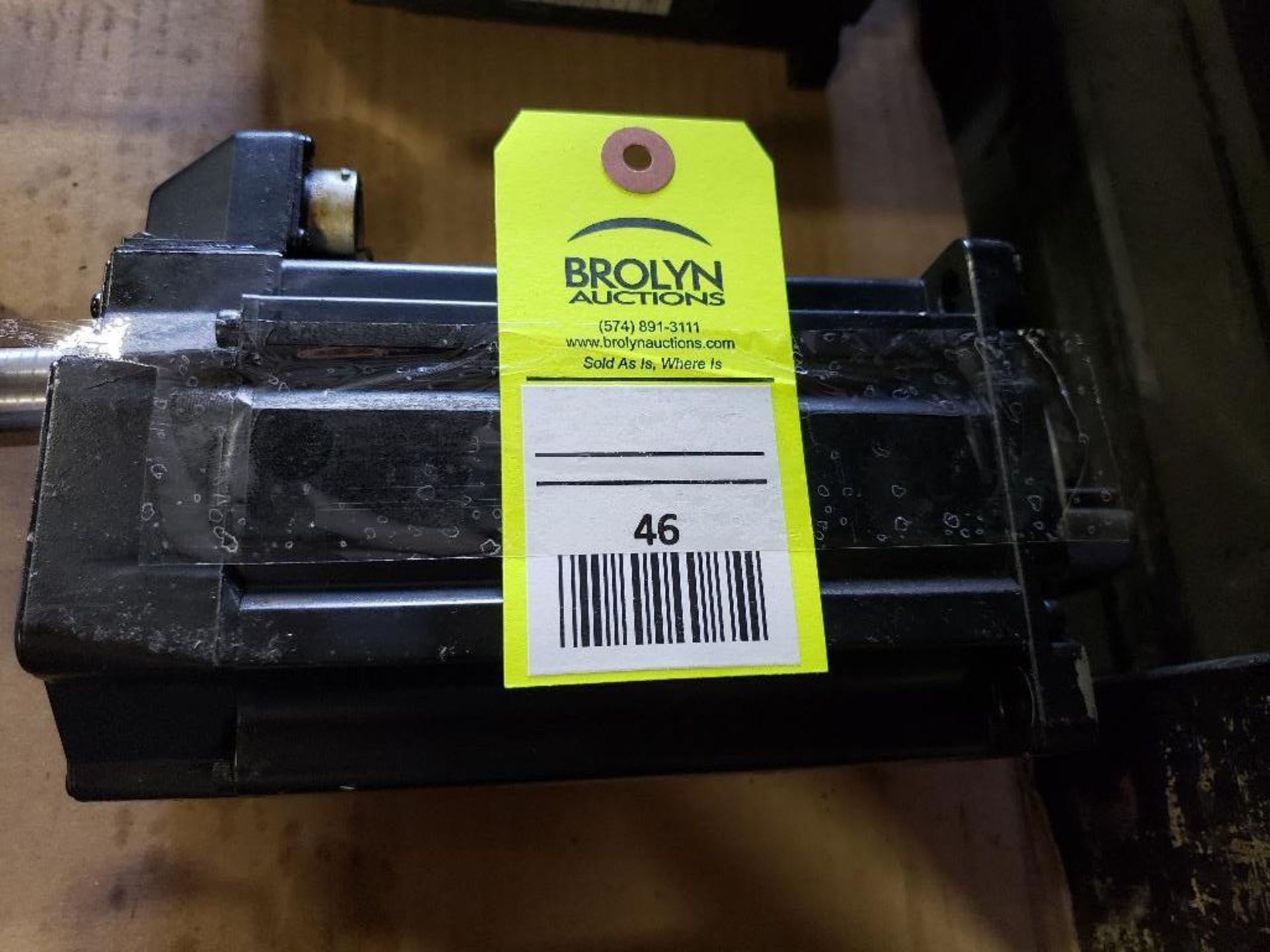 3kW Allen Bradley servo motor. Catalog MPL-B4540F-MJ22AA.