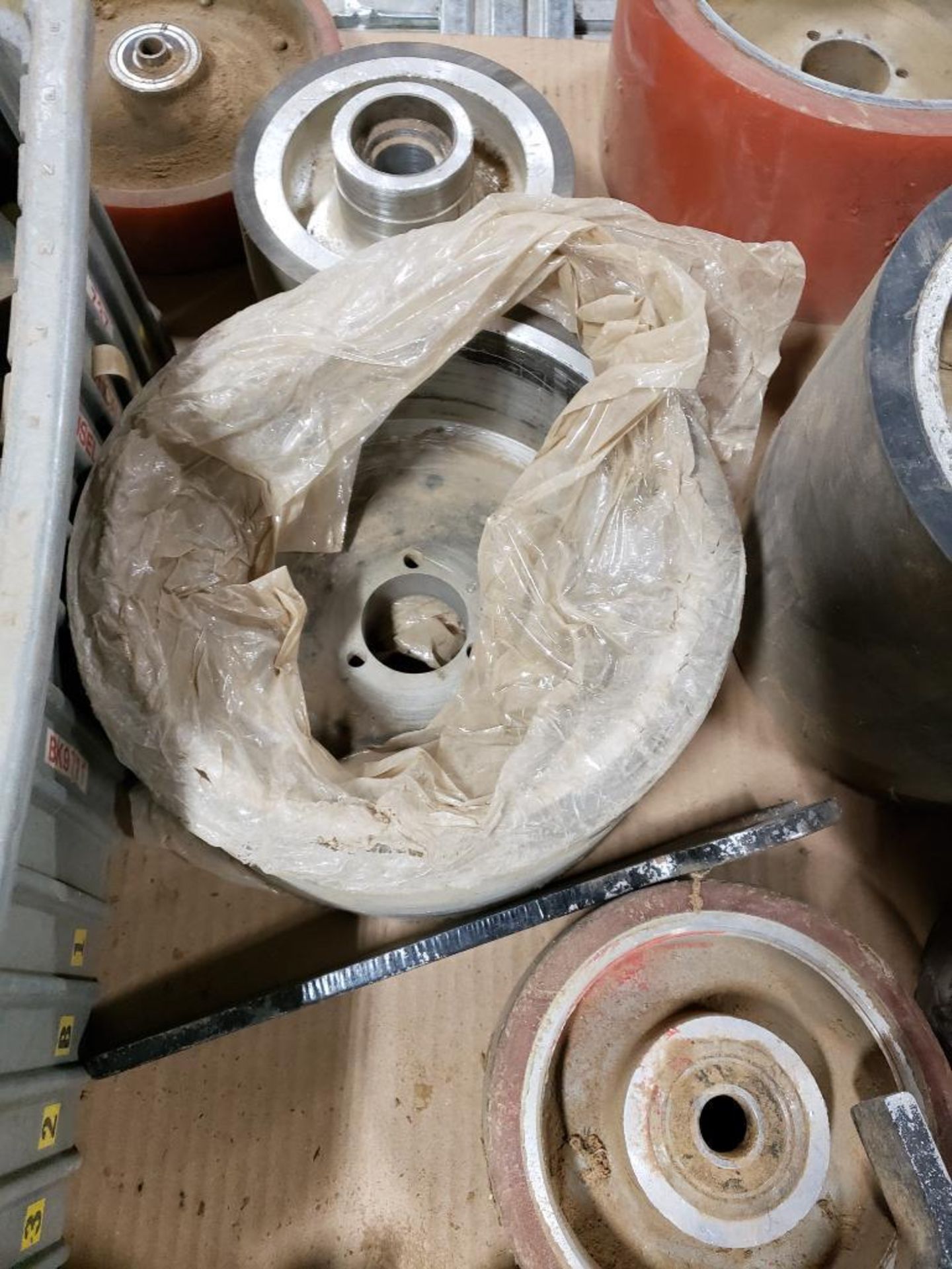 Pallet of assorted rollers press wheels. - Image 7 of 7