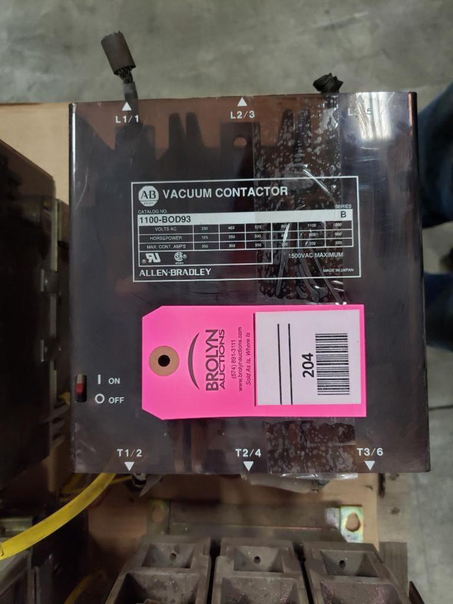 Allen Bradley vacuum contactor 1100-BOD93.