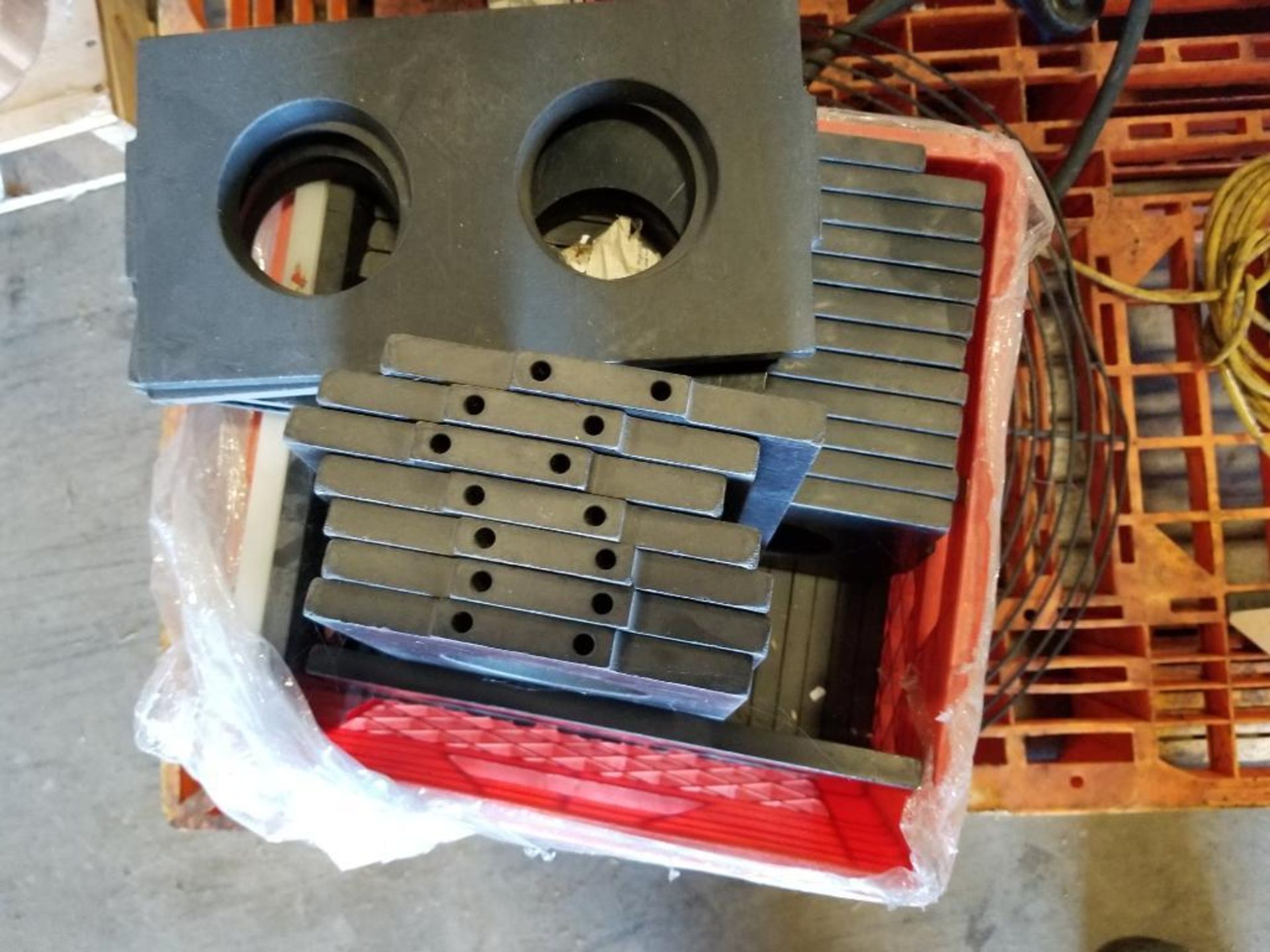 Pallet of assorted machine parts. - Image 3 of 6