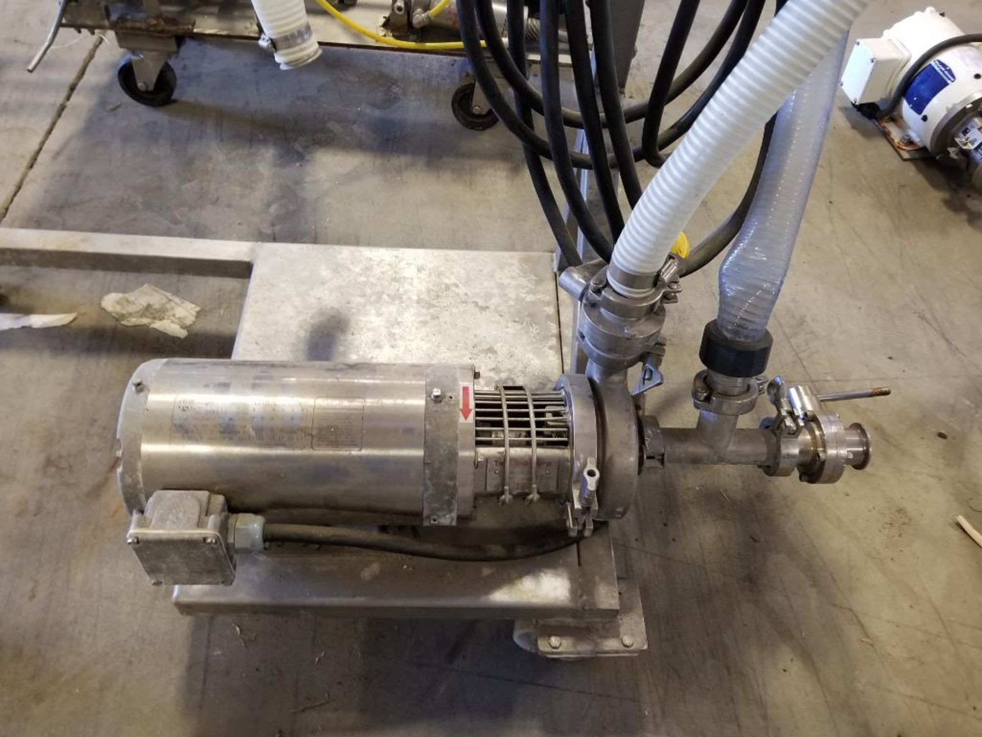 Stainless washdown pump with stainless framework. - Image 2 of 3
