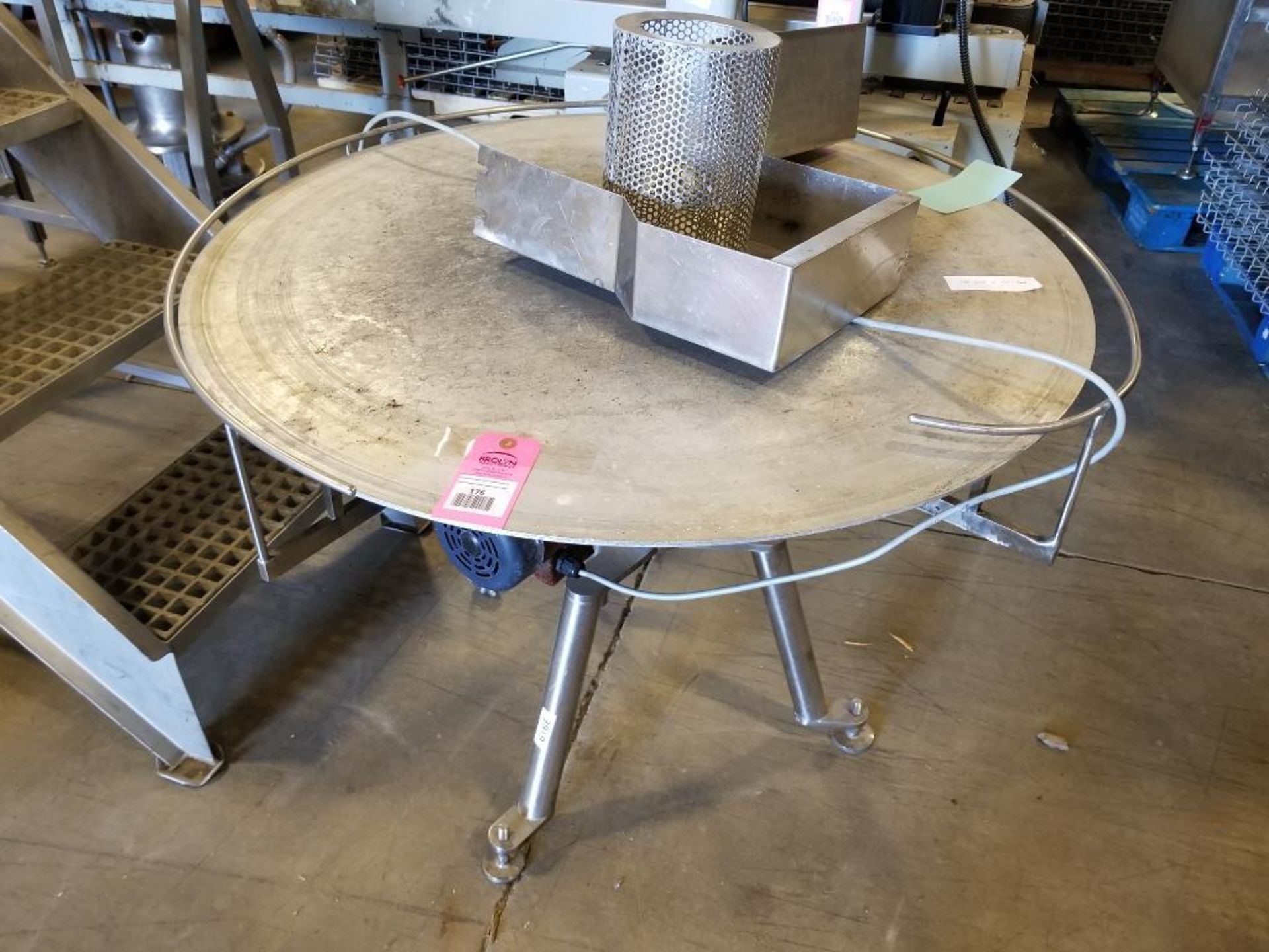 40" stainless rotary accumulation table.