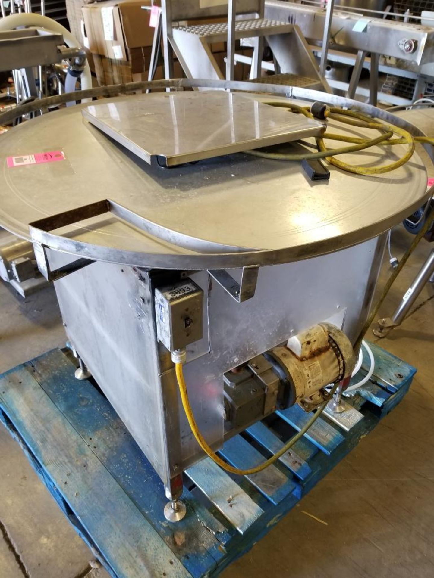 40" stainless rotary accumulation table. - Image 2 of 3