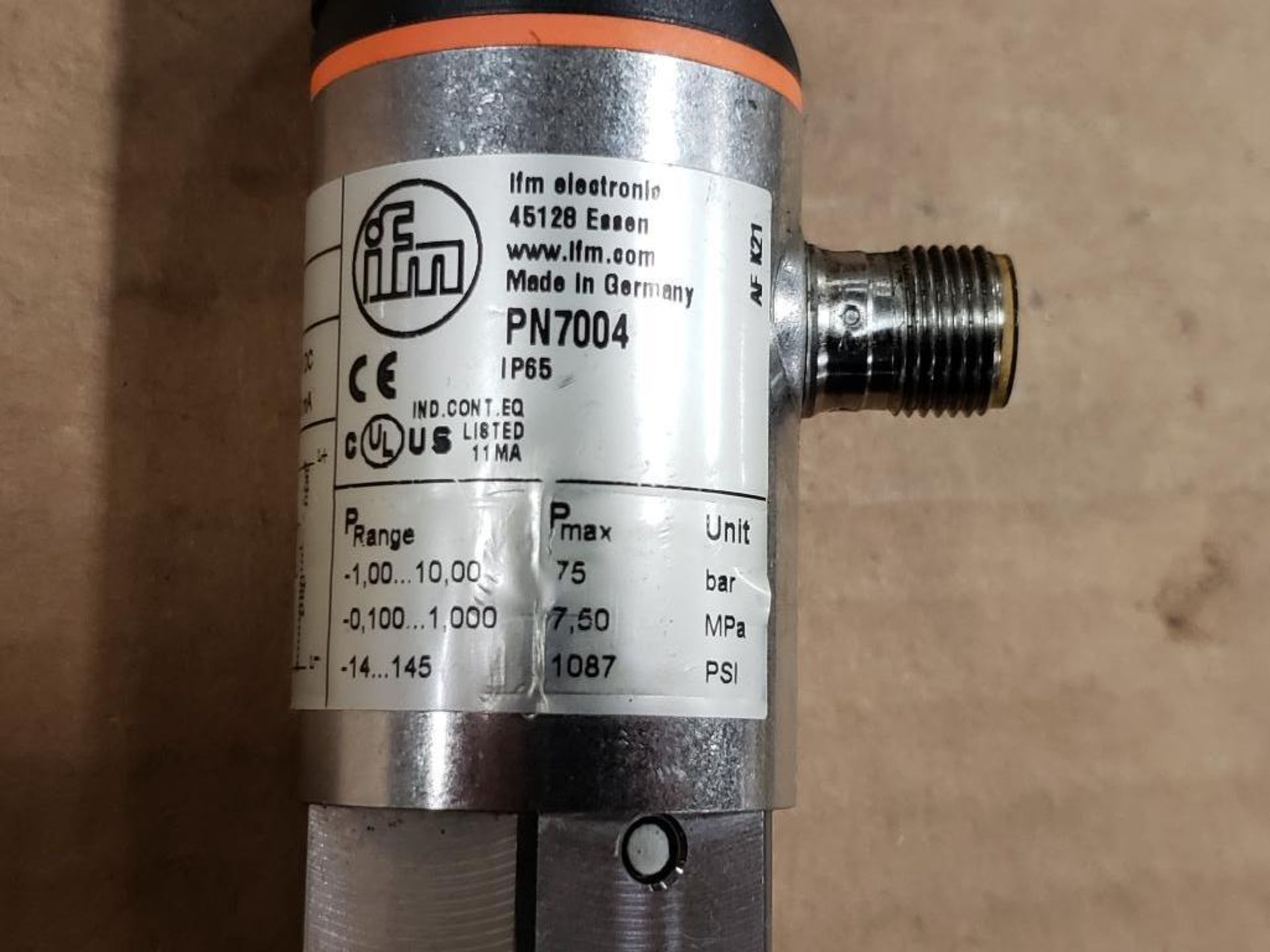 Qty 2 - IFM PN7004 Pressure switch sensor. - Image 2 of 3