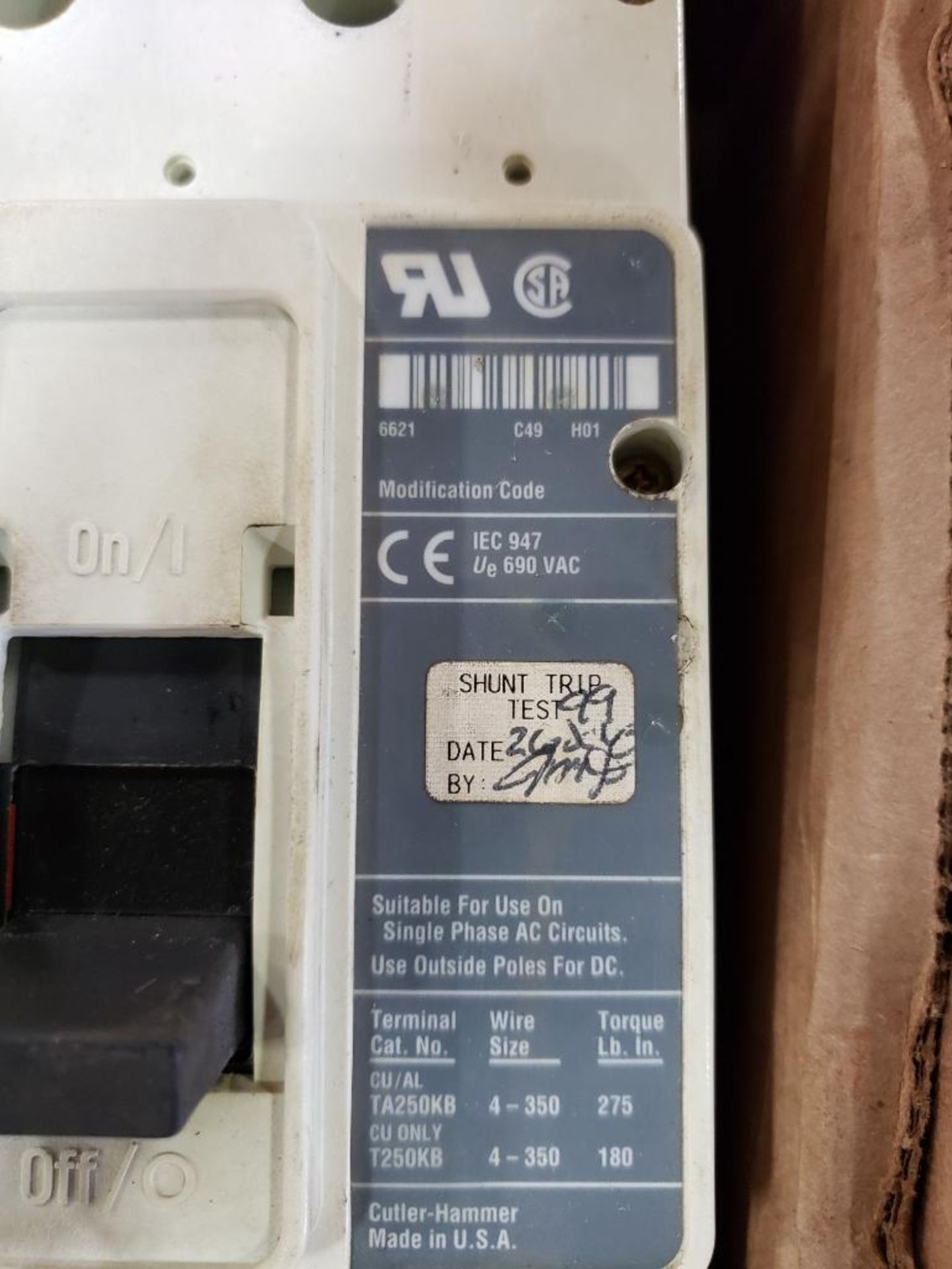 Cutler Hammer CHMCP HMCP2LWS10 250AMP Molded case breaker. - Image 3 of 4