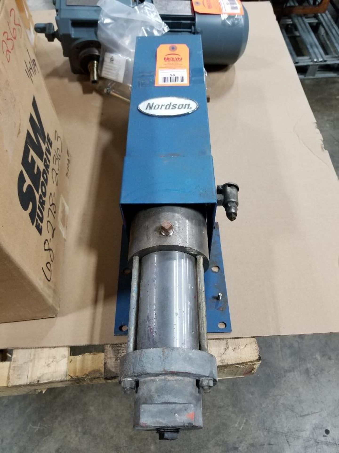 Nordson25B Air operated Hydraulic spray pump. 247536P.