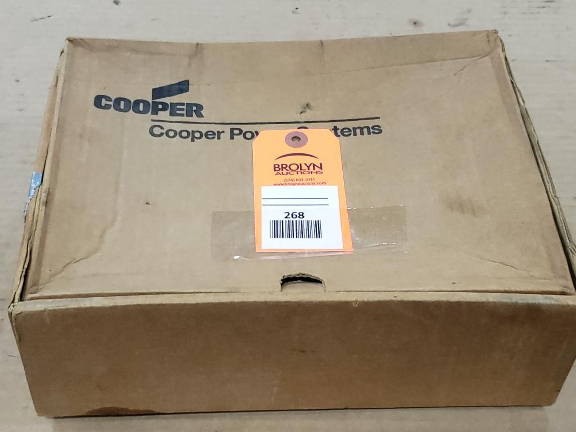 Cooper Power Systems 15kV Arrester Elbow. 3238018C15M.