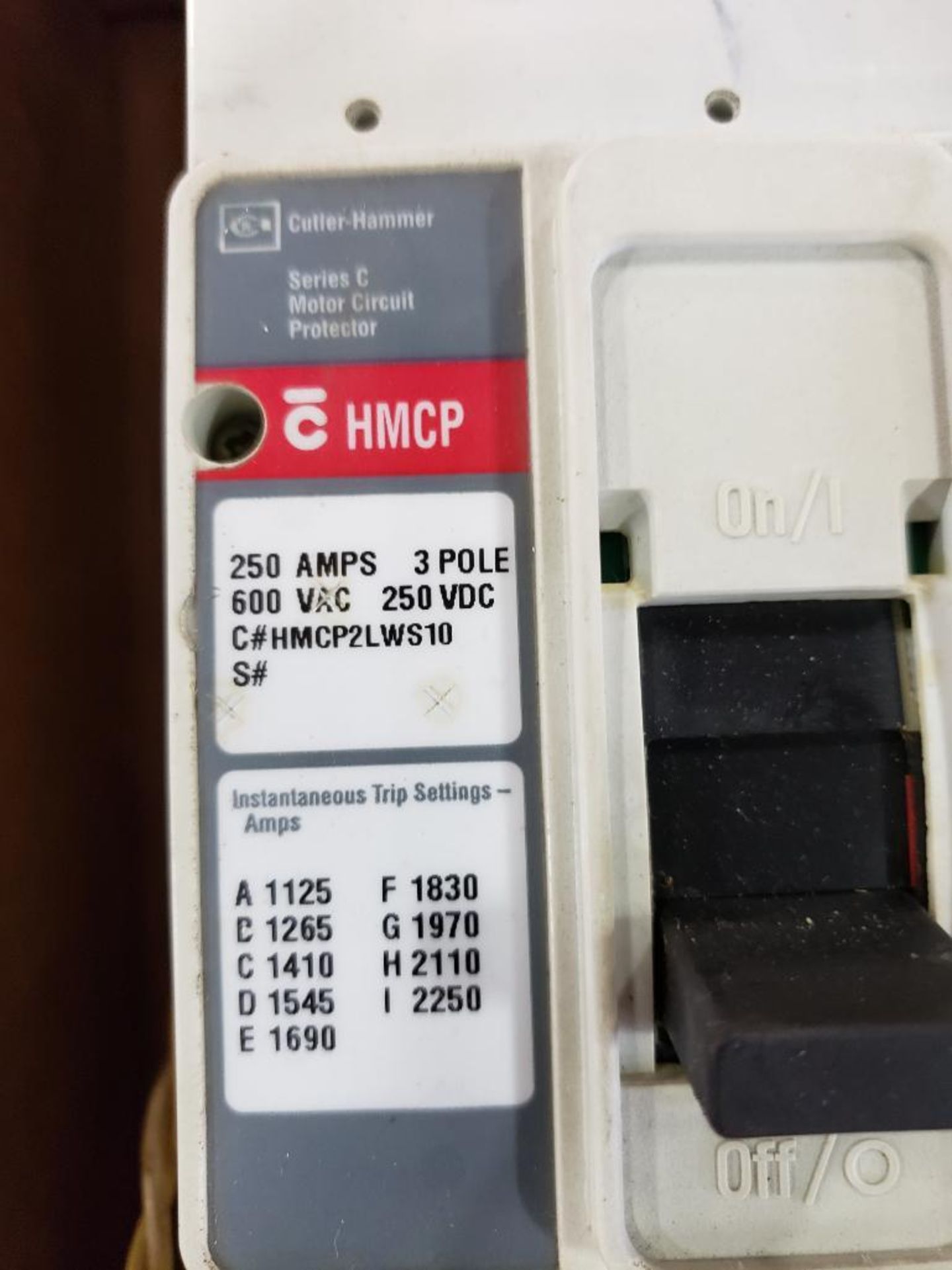 Cutler Hammer CHMCP HMCP2LWS10 250AMP Molded case breaker. - Image 2 of 4