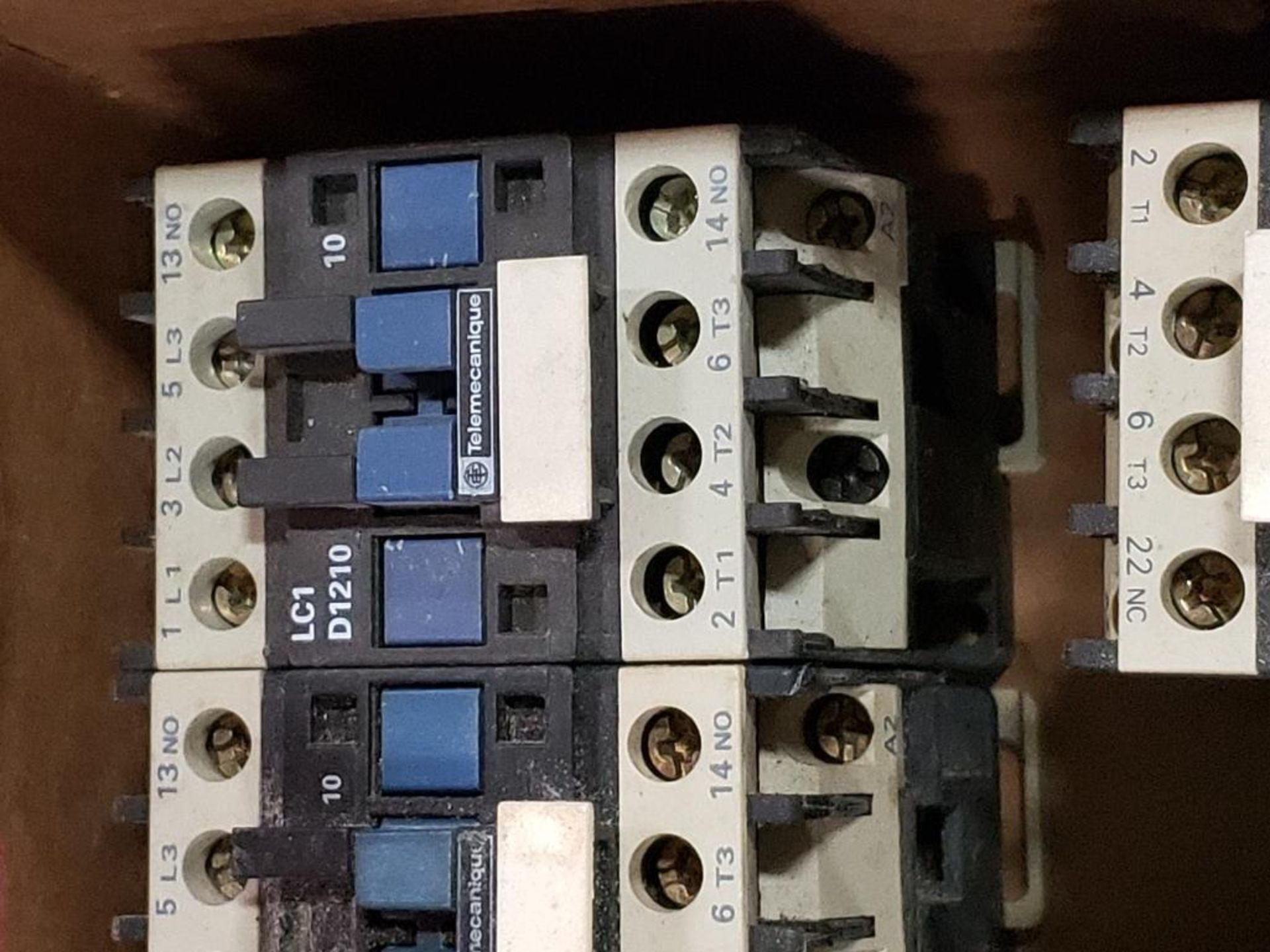 Qty 10 - Assorted contactors. Telemecanique. - Image 2 of 4