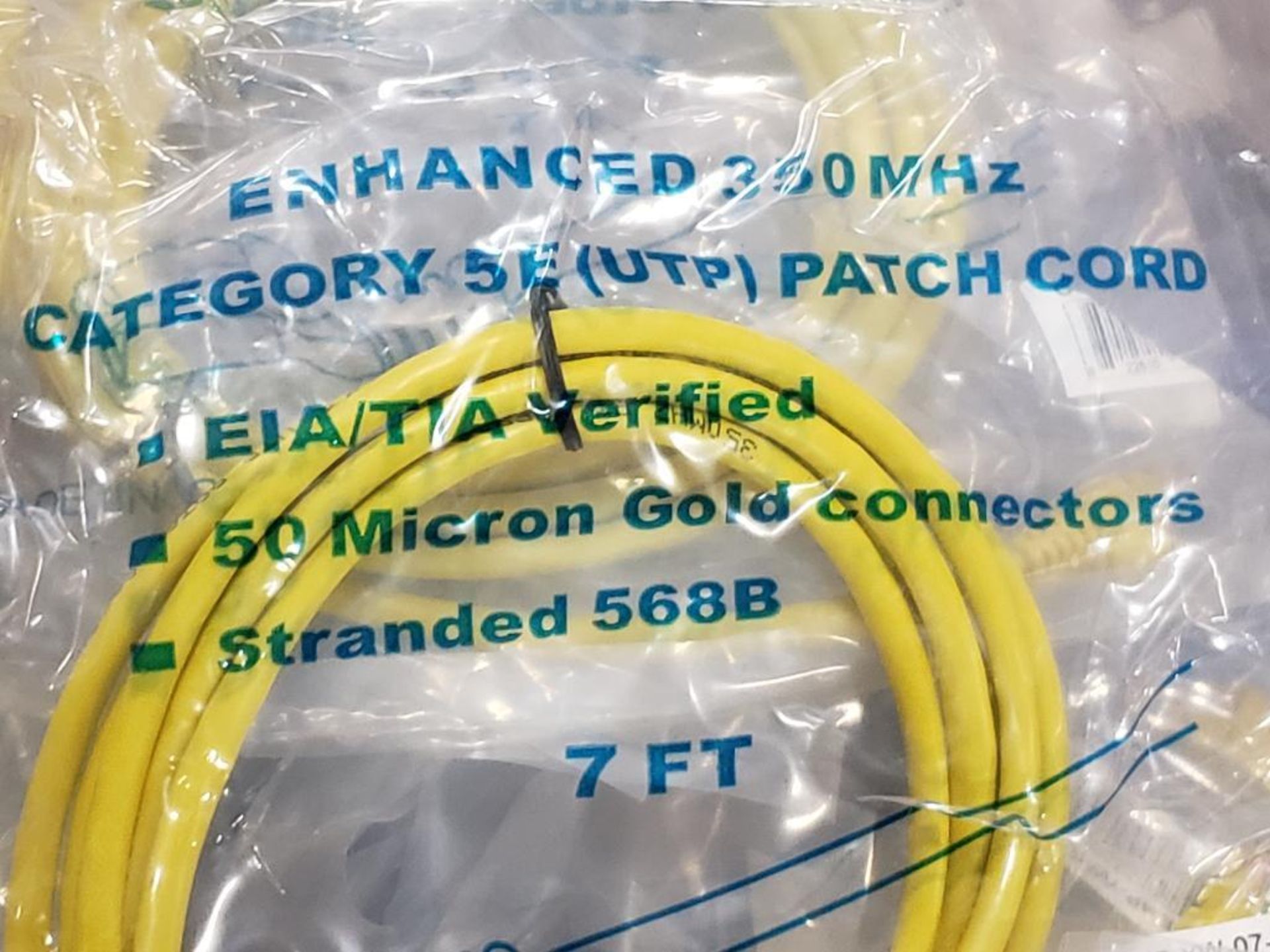 Assorted connection cords. - Image 4 of 4