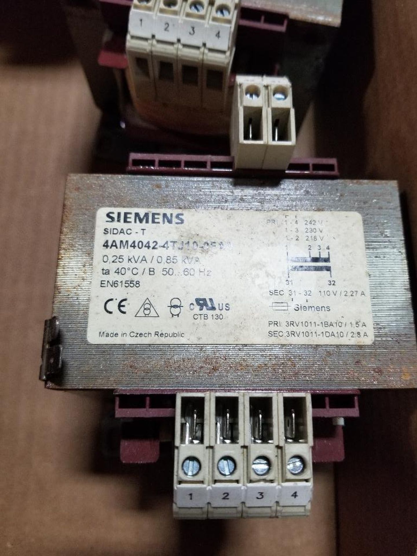 Qty 3 - Assorted Siemens electrical. 3RV1923-1GA00, 4AM4042-4TT10-0FA0. - Image 4 of 5