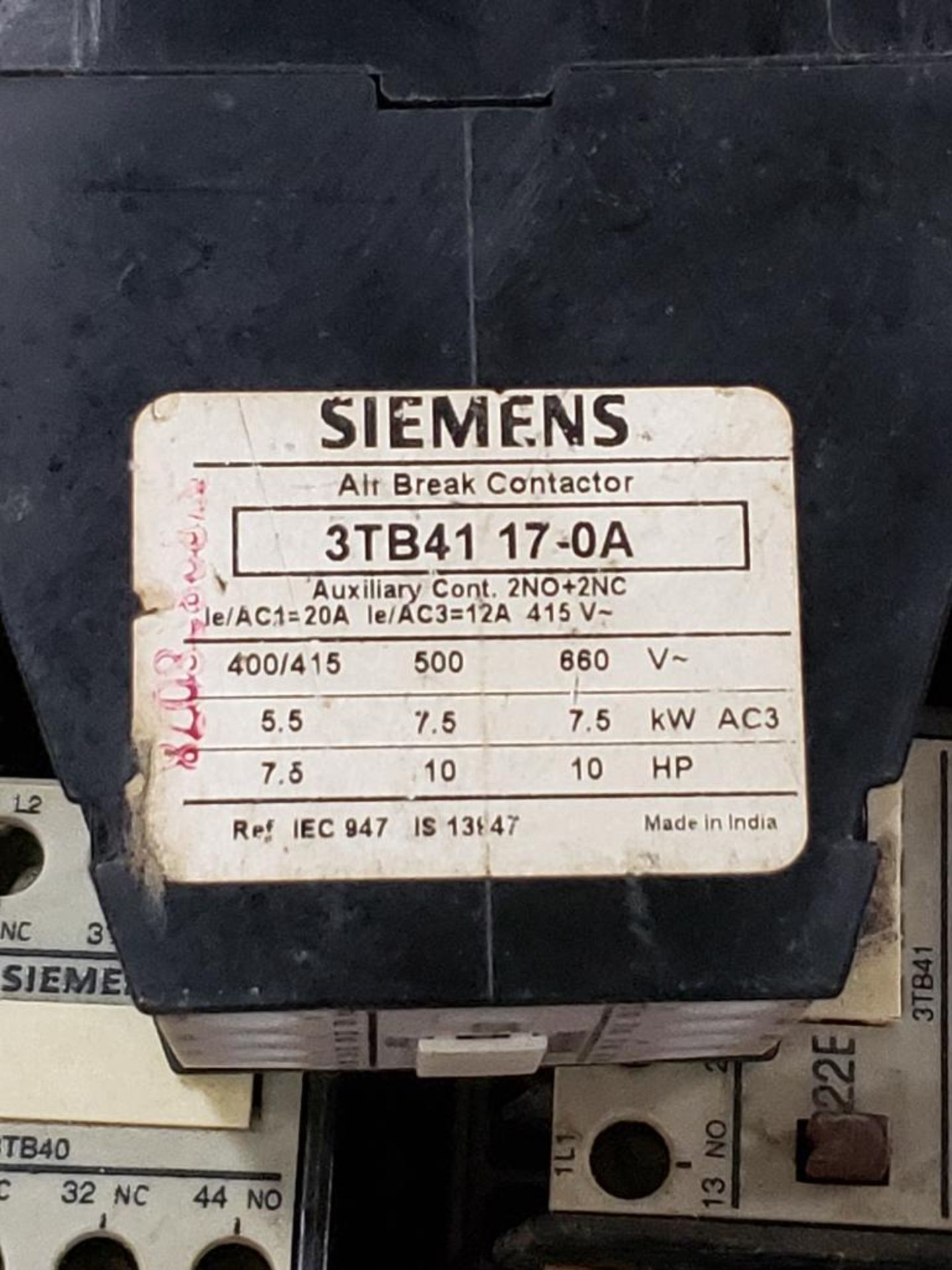 Assorted electrical contactors. Siemens, Telemecanique. - Image 5 of 5