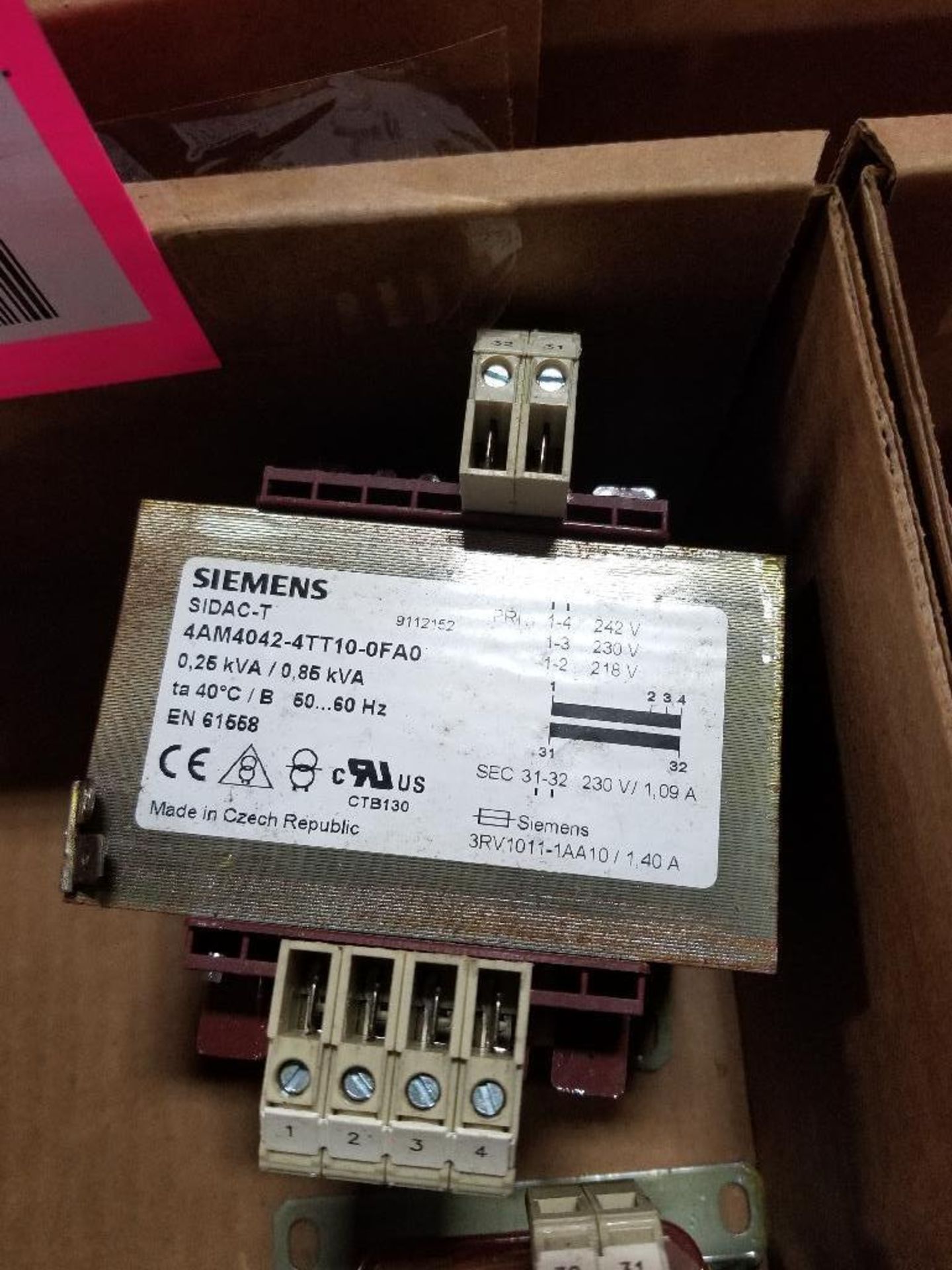 Qty 3 - Assorted Siemens electrical. 3RV1923-1GA00, 4AM4042-4TT10-0FA0. - Image 5 of 5
