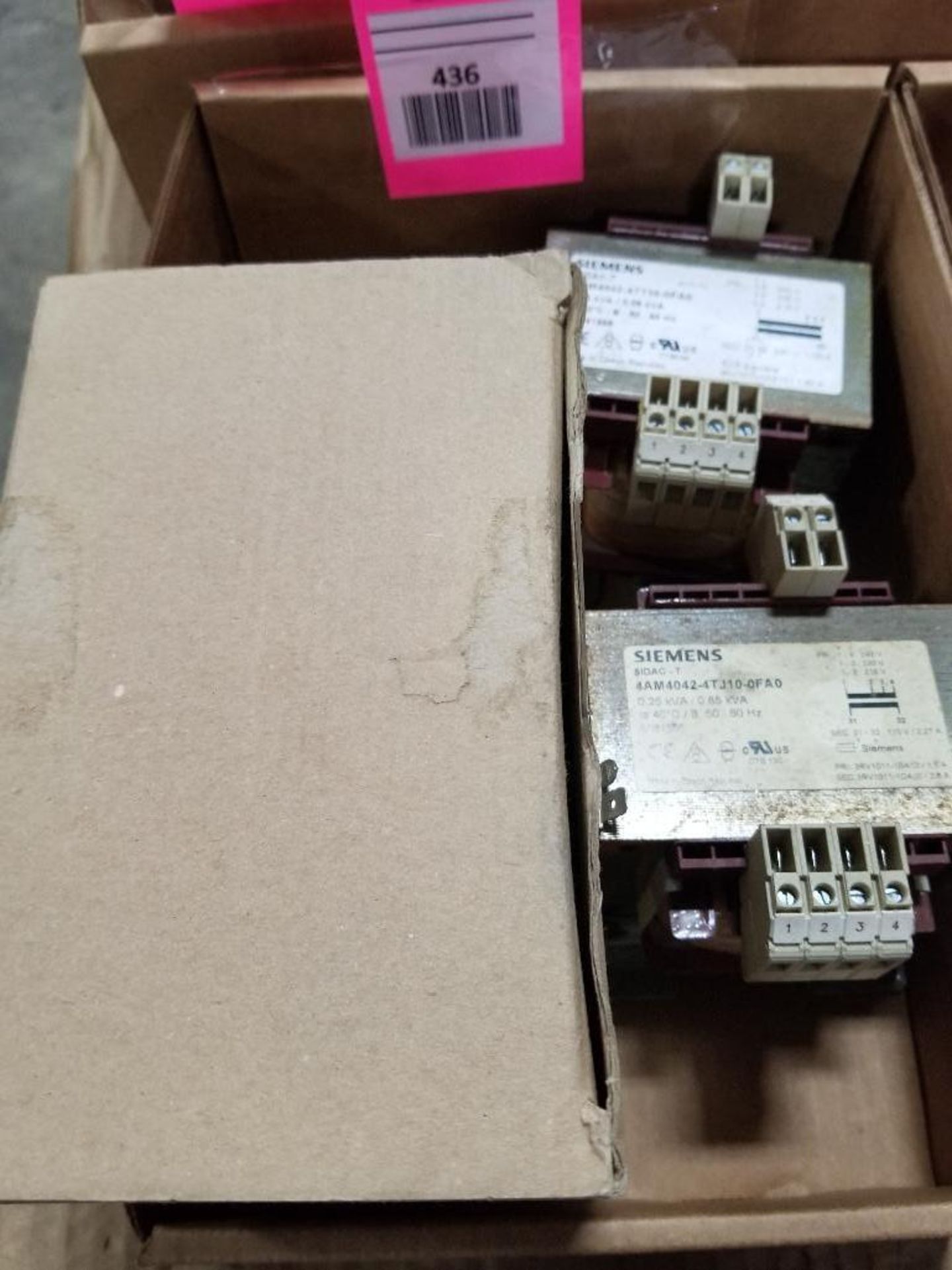 Qty 3 - Assorted Siemens electrical. 3RV1923-1GA00, 4AM4042-4TT10-0FA0.