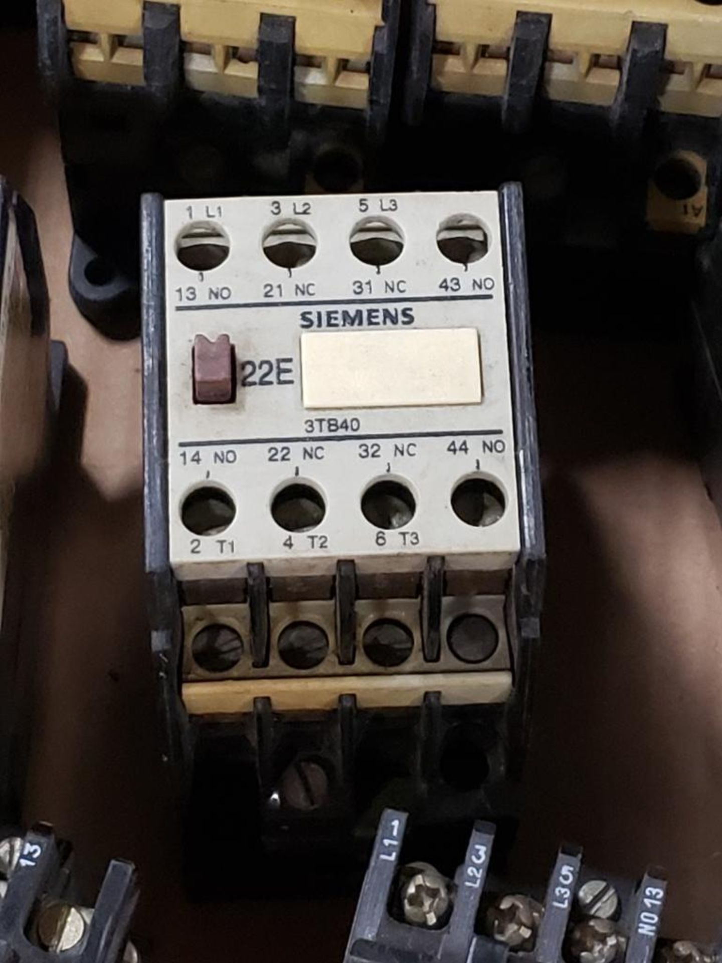 Assorted electrical contactors. Siemens, Telemecanique. - Image 2 of 5