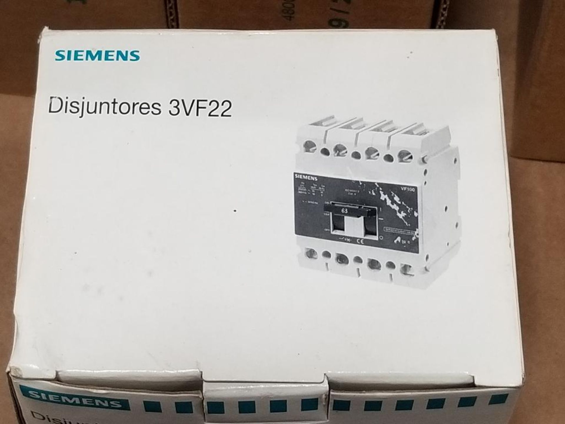 Qty 4 - Assorted electrical Siemens breakers. 3VF2317-1EG41-0AA0, 3VF2313-1FC41-0AA0. - Image 2 of 6