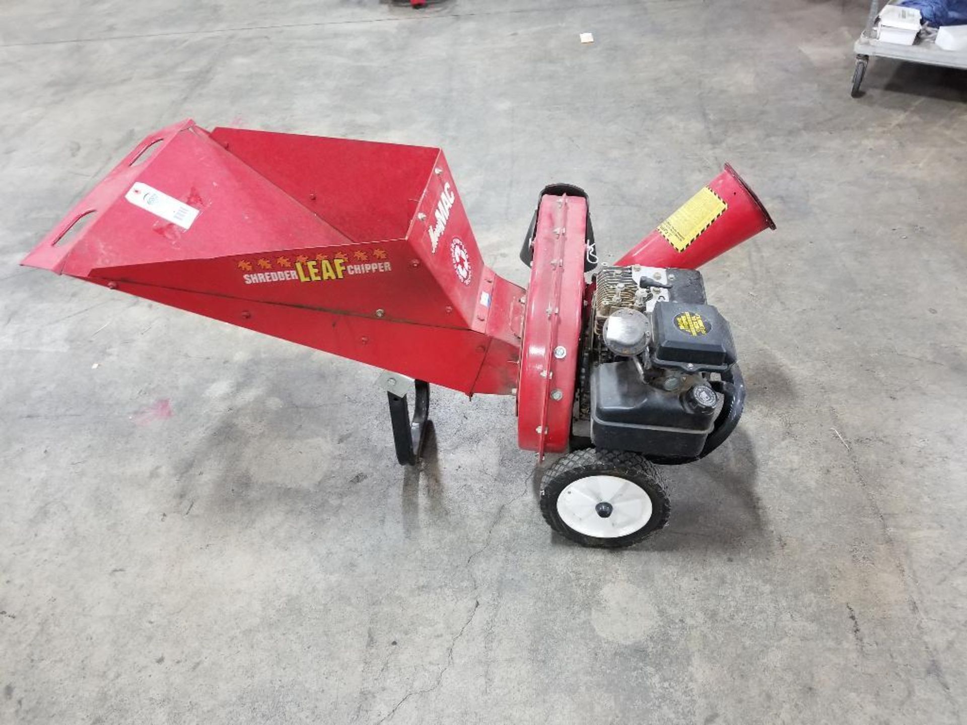 Merry MAC Leaf shredder chipper machine. 5HP Briggs & Stratton motor. - Image 2 of 8