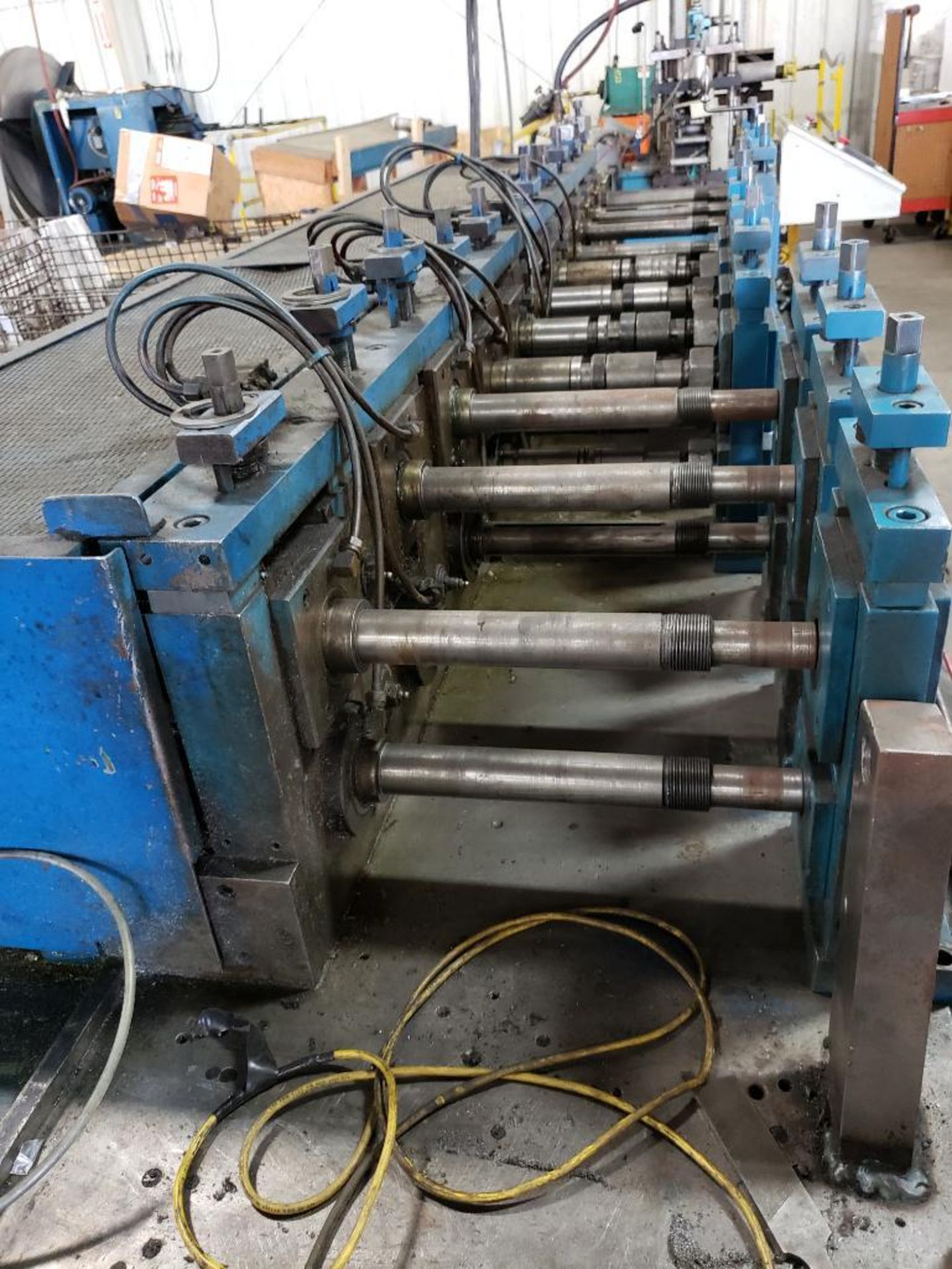 ***Bulk bid*** Complete roll forming line lots 323-326. - Image 3 of 50