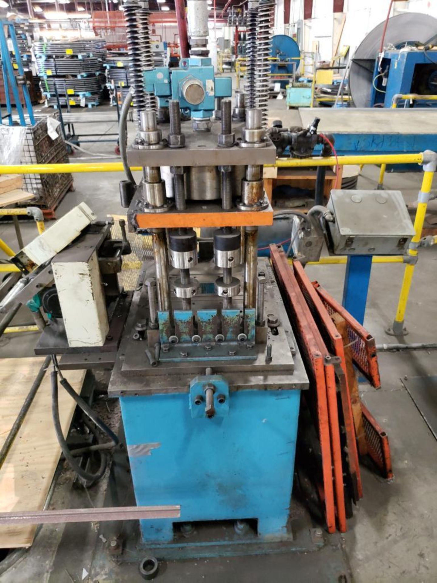 ***Bulk bid*** Complete roll forming line lots 323-326. - Image 24 of 50