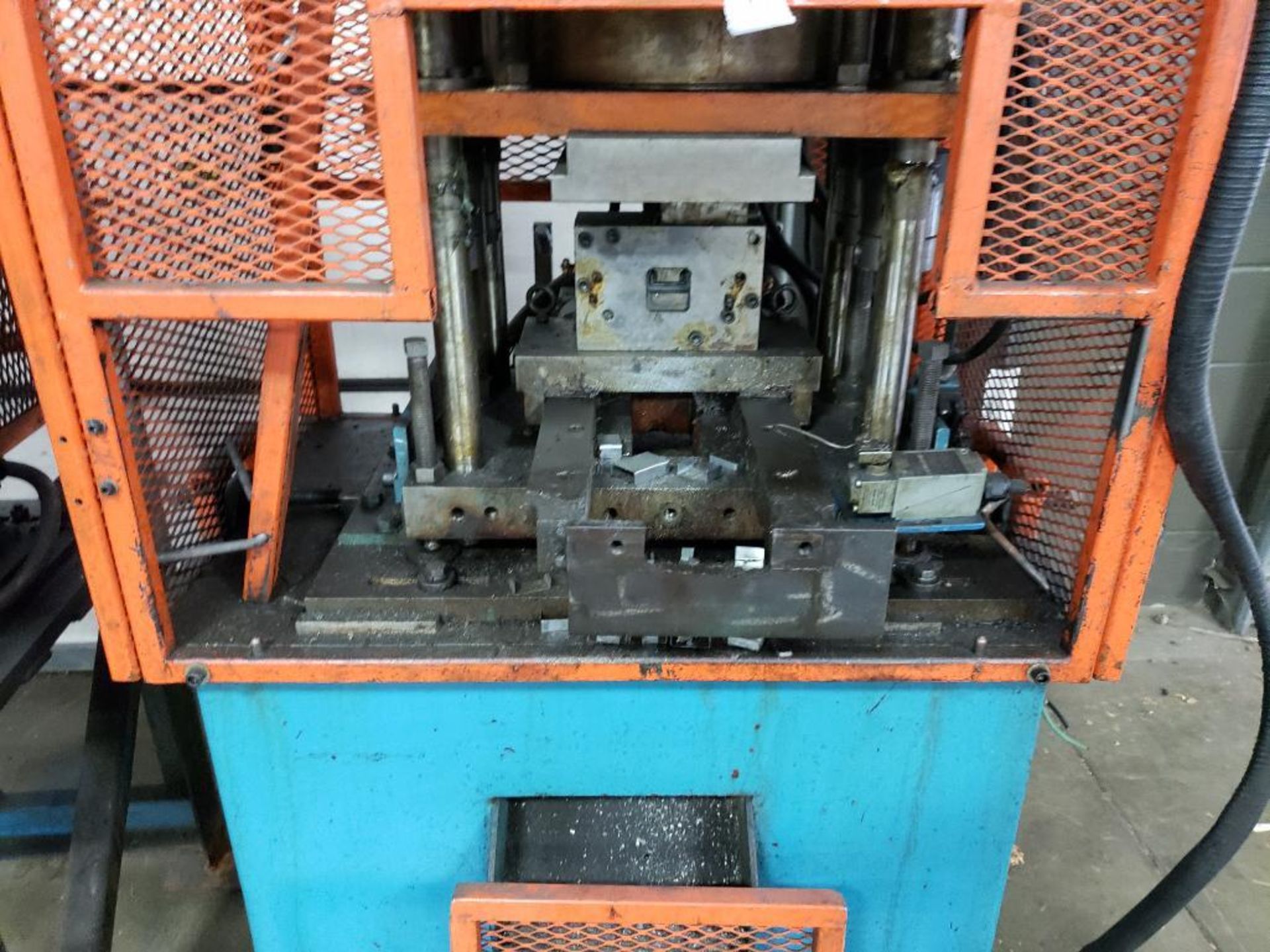 Samco pneumatic press. - Image 2 of 9