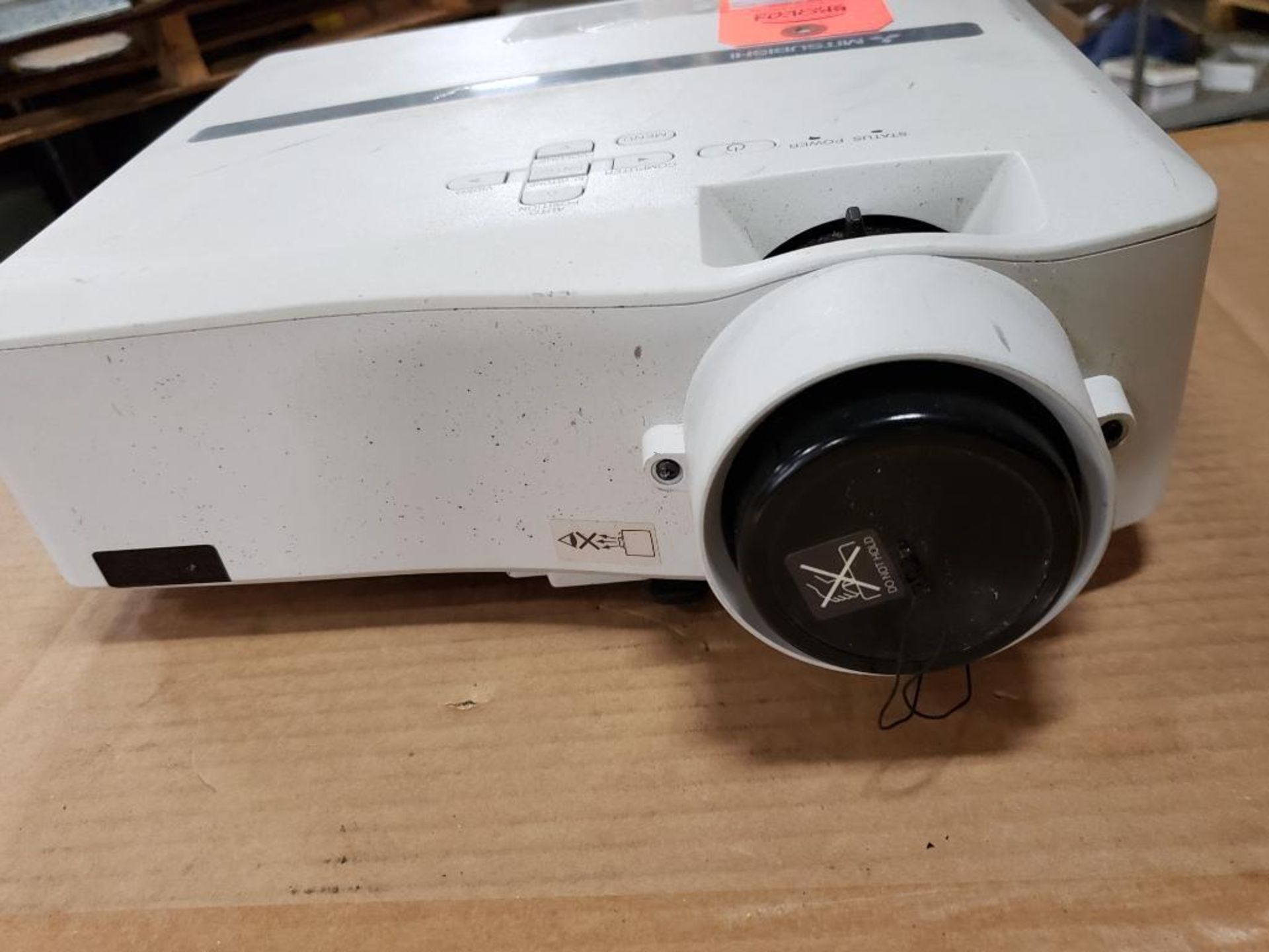 Mitsubishi XL2550U LCD projector 100-240V. - Image 2 of 8