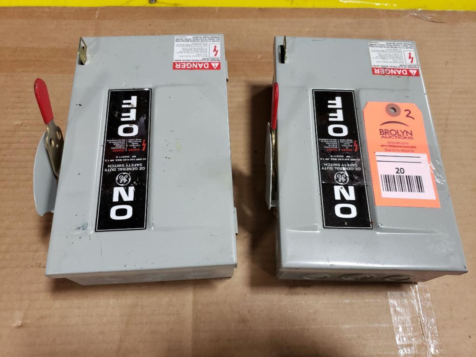 Qty 2 - GE General duty safety switch. TGN3321 30AMP.